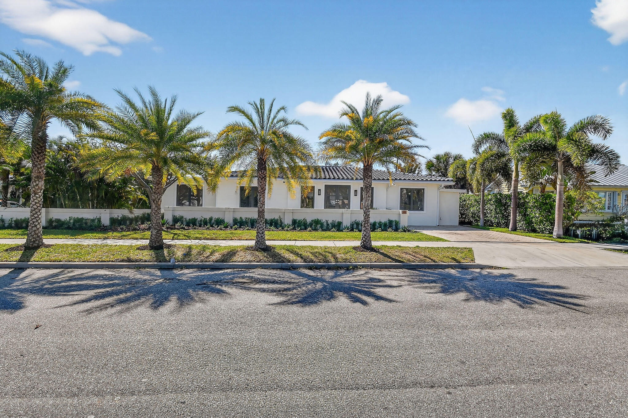 Foto de propiedad en 326 Palmetto Street, West Palm Beach, FL 33405 West Palm Beach con MLS# 