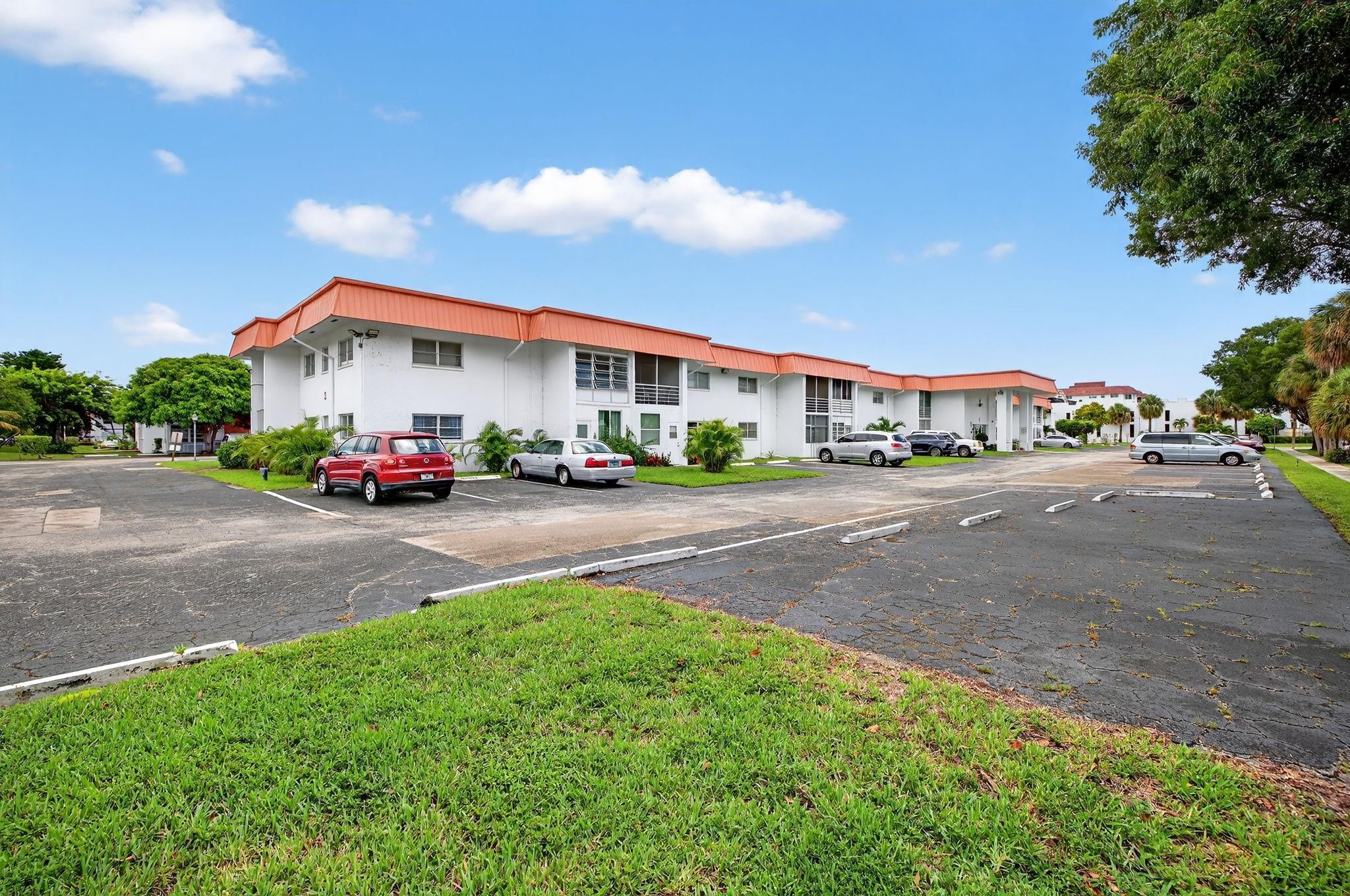 Vendido 4881 NW 22nd Street B12, Lauderhill, FL 33313, Lauderhill, FL 33313