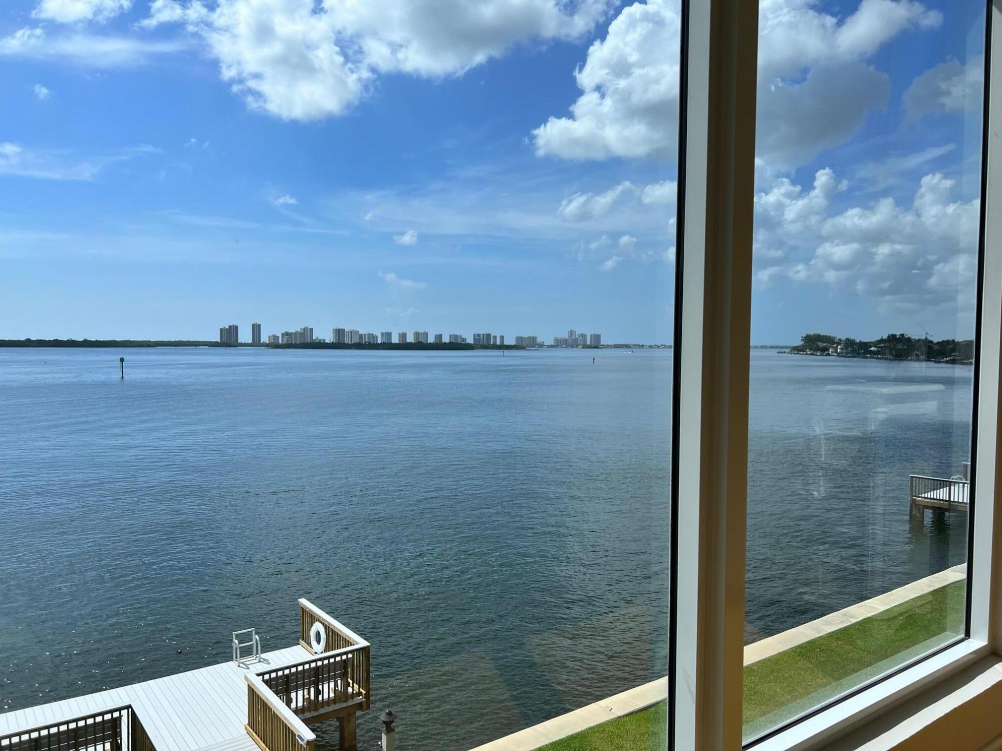 En Renta 52 Yacht Club Drive 308, North Palm Beach, FL 33408, North Palm Beach, FL 33408
