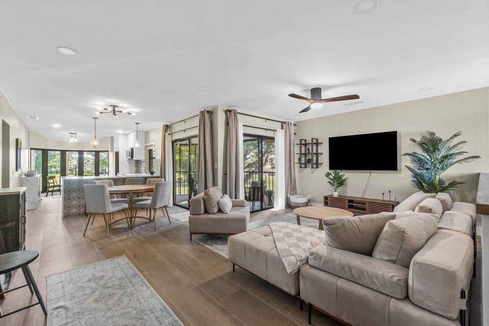Foto de propiedad en 17138 Waterbend Drive 217, Jupiter, FL 33477 Jupiter con MLS# 