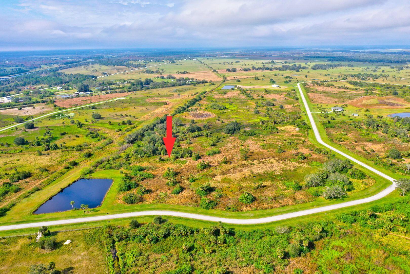 Foto de propiedad en 2831 SE 67th Place, Okeechobee, FL 34974 Okeechobee con MLS# 