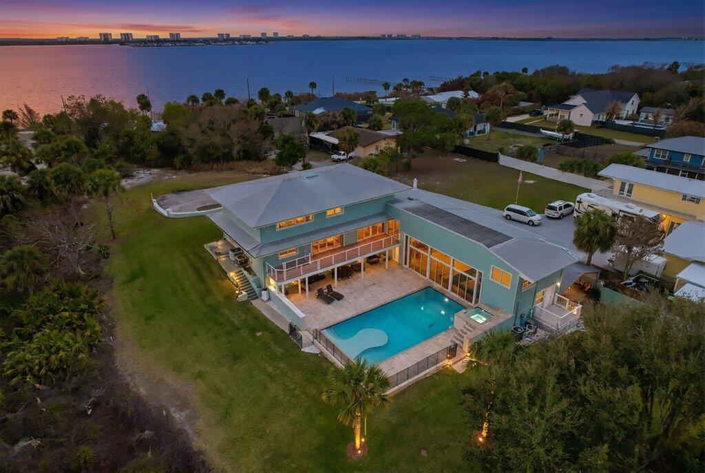 Foto de propiedad en 3712 E Mockingbird Hill, Jensen Beach, FL 34957 Jensen Beach con MLS# 