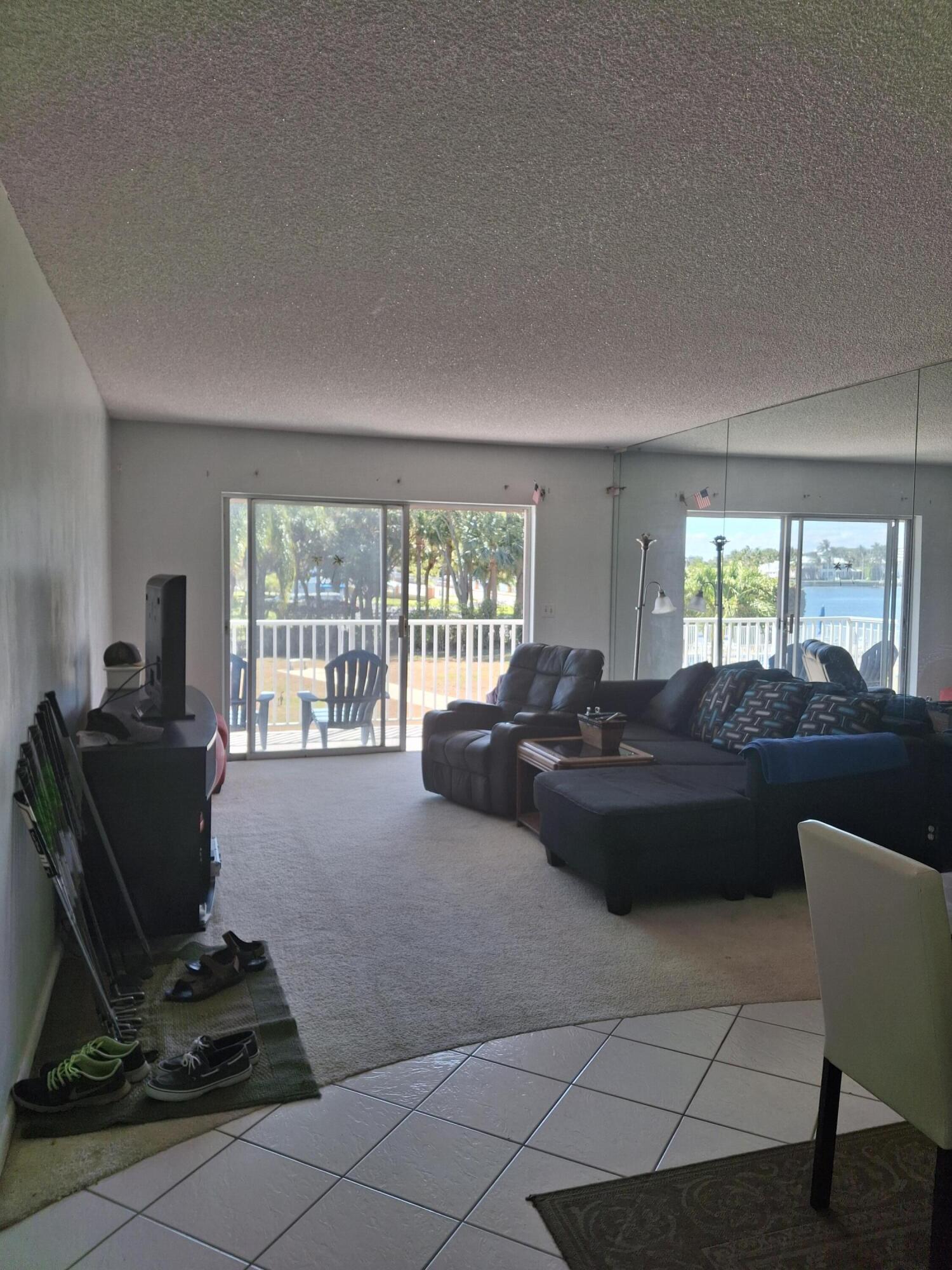 Vendido 311 E Ocean Avenue 207, Lantana, FL 33462, Lantana, FL 33462