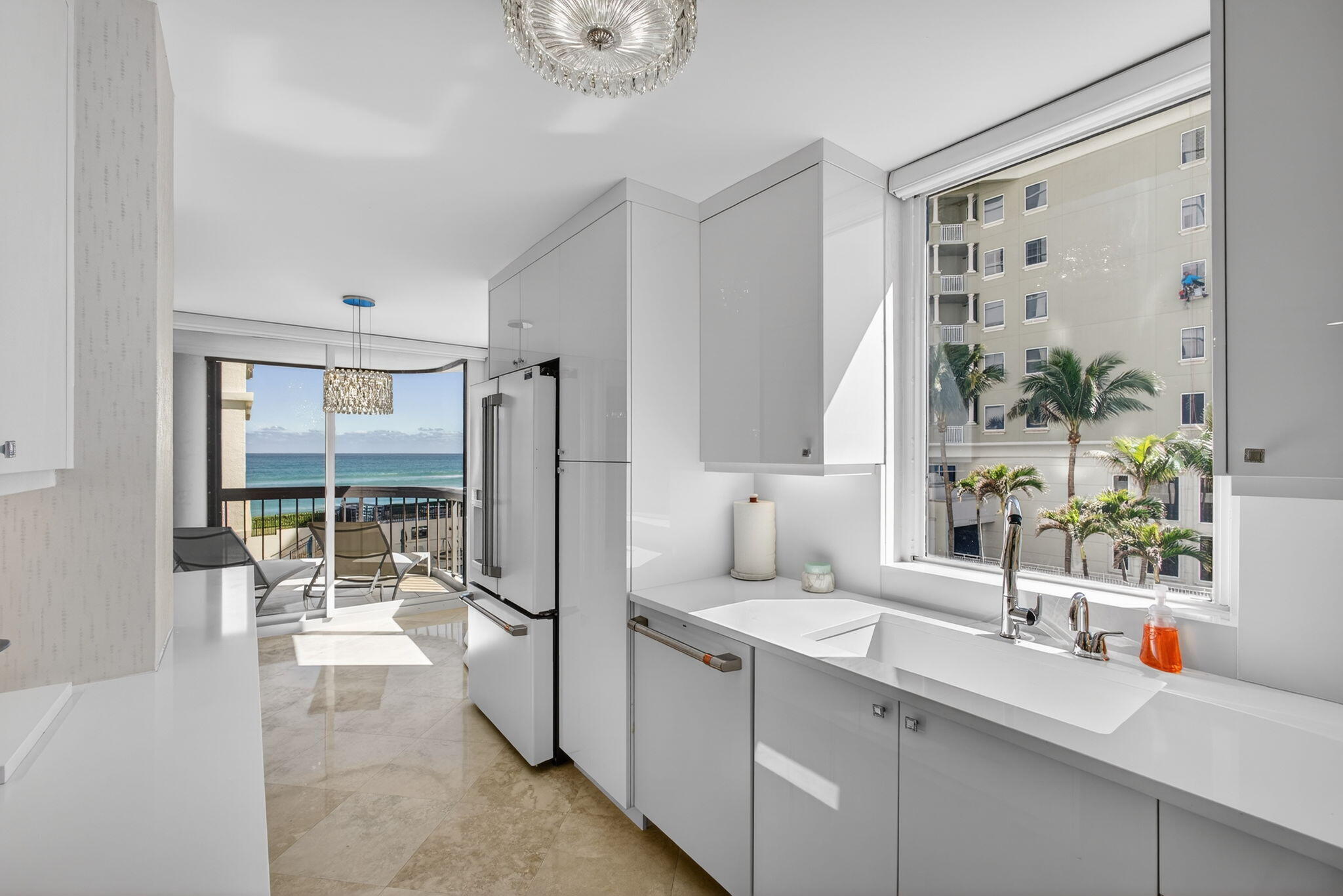 Foto de propiedad en 5380 N Ocean Drive 3b, Singer Island, FL 33404 Singer Island con MLS# 