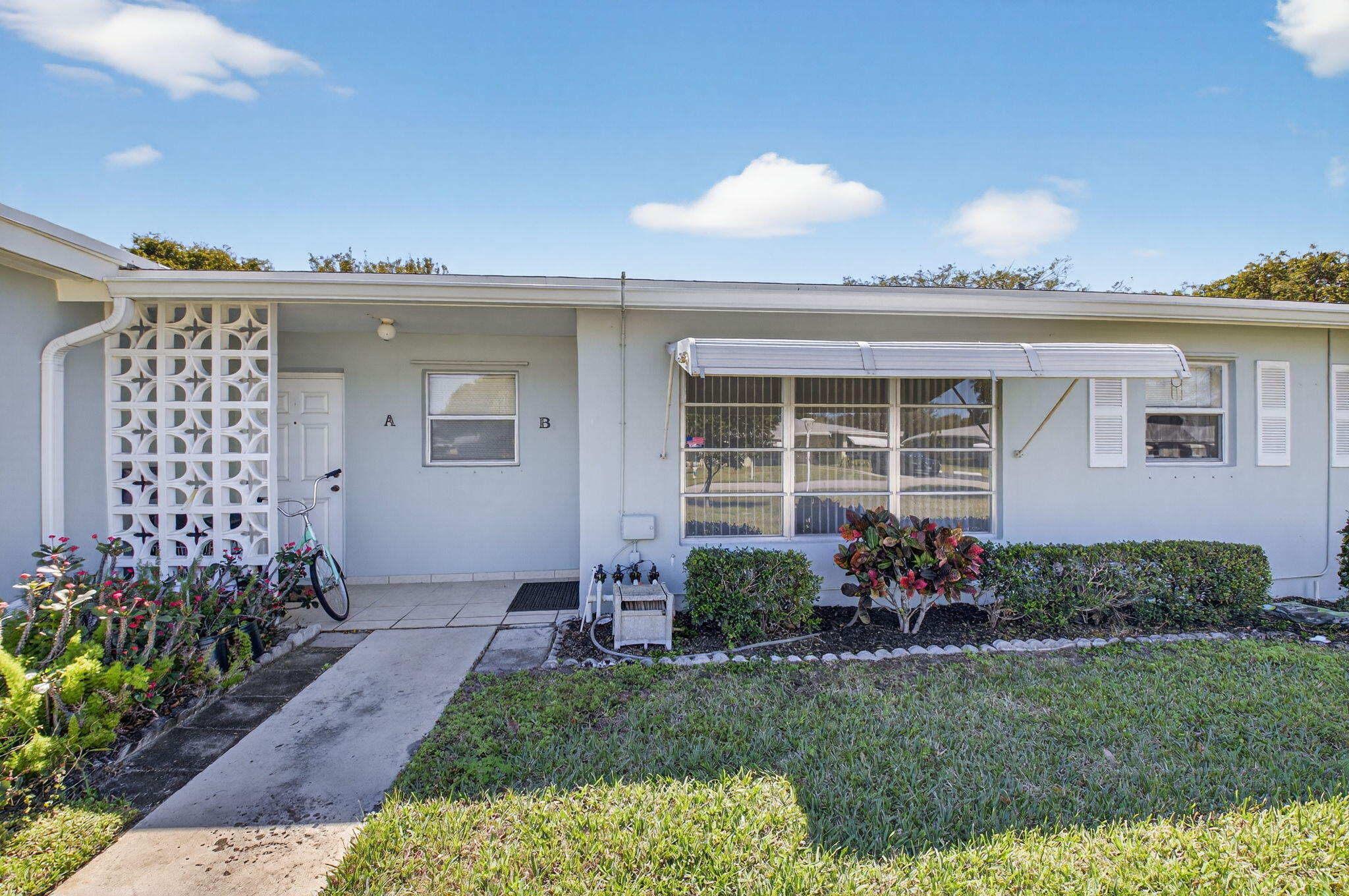 Foto de propiedad en 220 High Point Court E B, Delray Beach, FL 33445 Delray Beach con MLS# 
