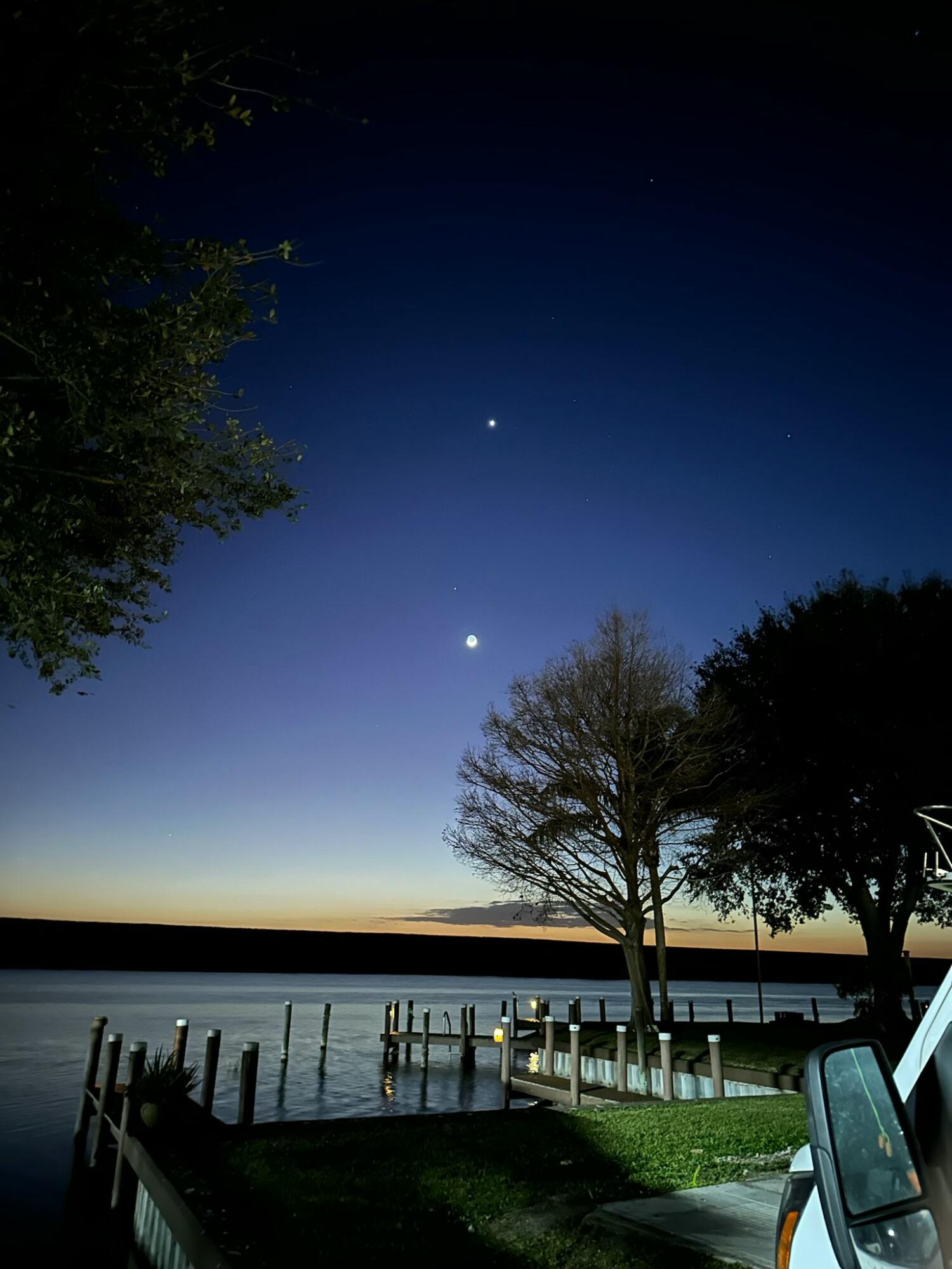 Foto de propiedad en 8680 Us-441, Okeechobee, FL 34974 Okeechobee con MLS# 