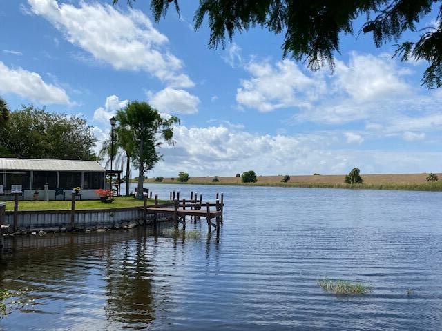 Foto de propiedad en 8680 Us Highway 441 Ba8, Okeechobee, FL 34974 Okeechobee con MLS# 