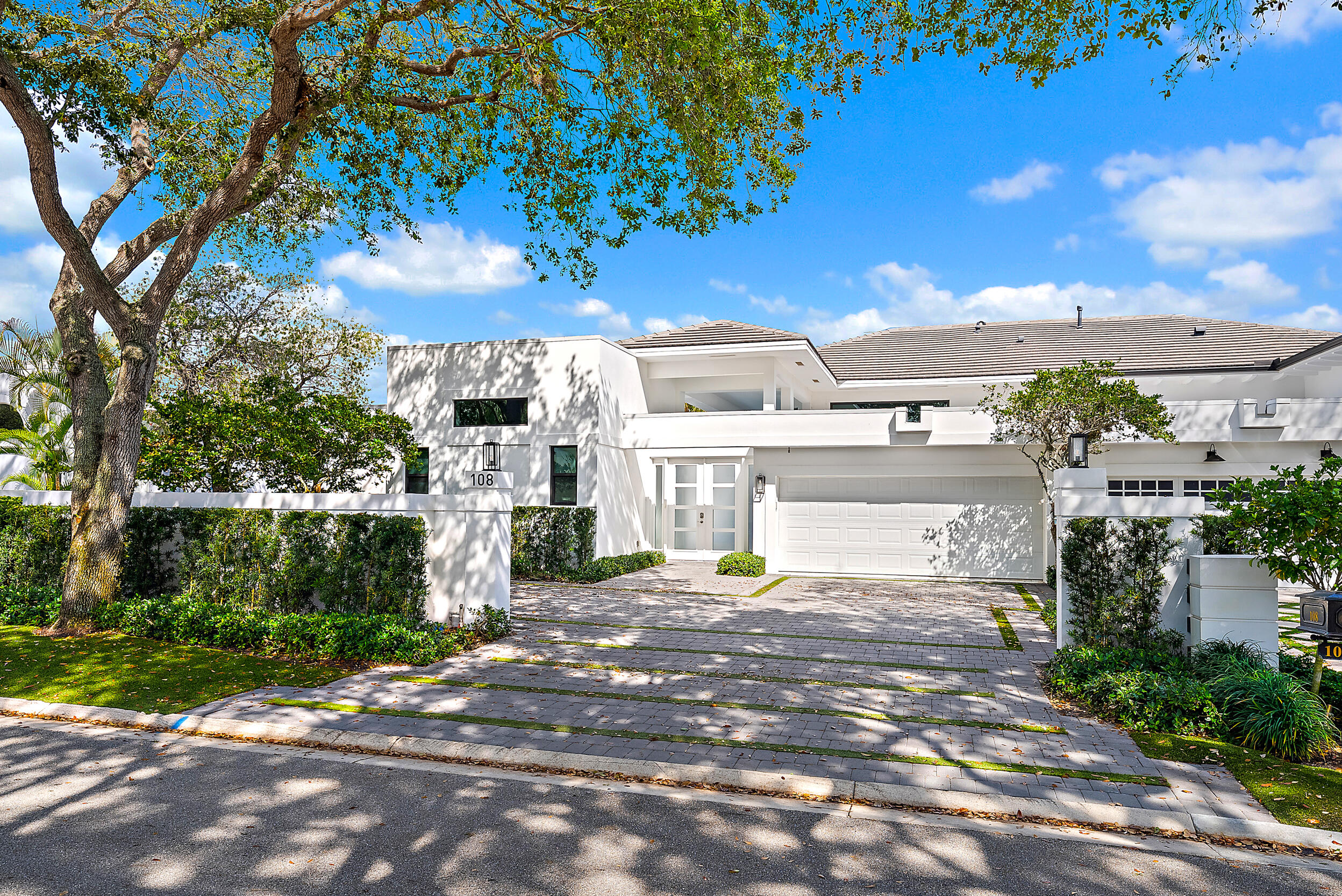 Foto de propiedad en 108 Waters Edge Drive, Jupiter, FL 33477 Jupiter con MLS# 