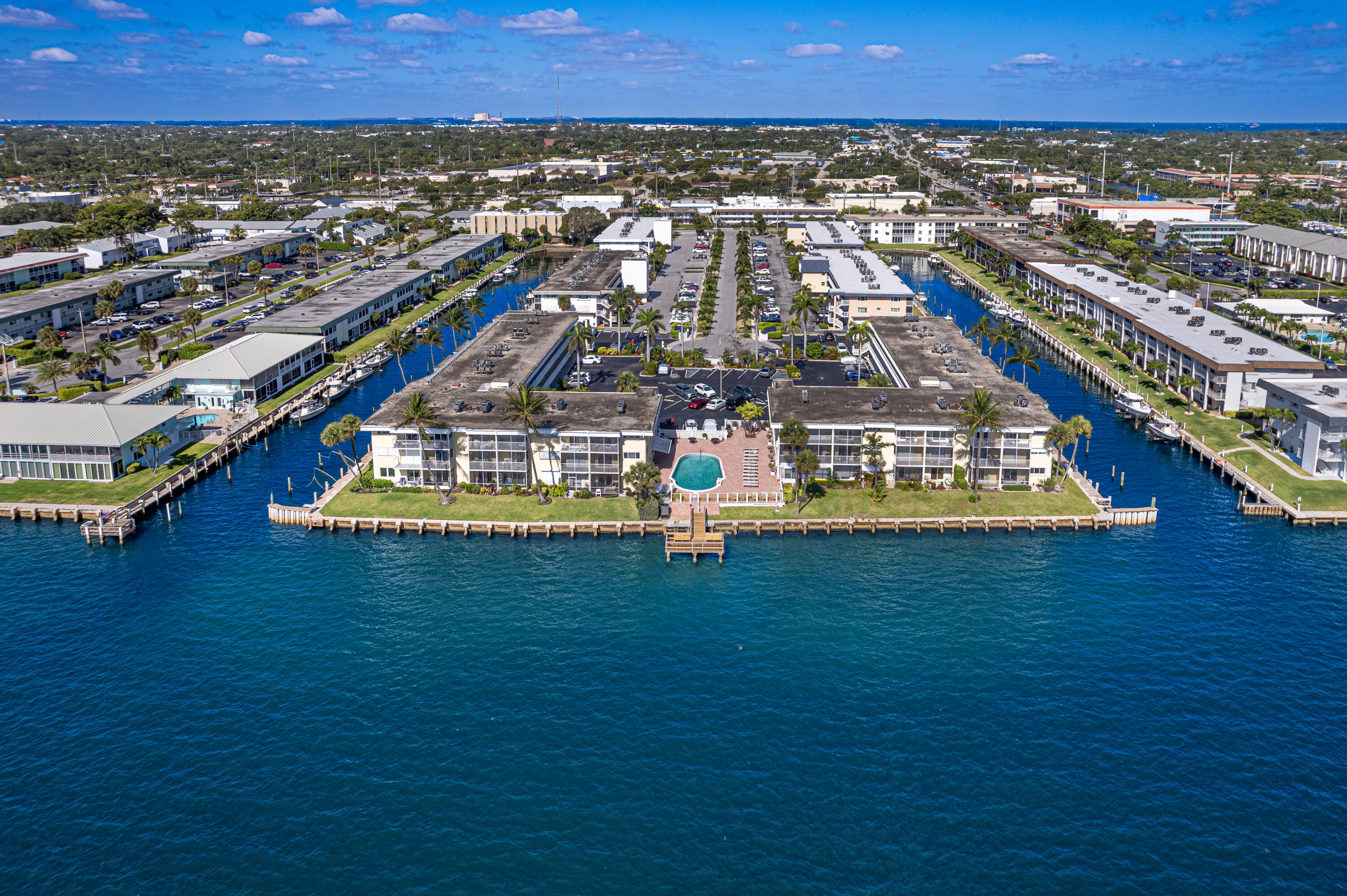 Foto de propiedad en 101 Doolen Court 207, North Palm Beach, FL 33408 North Palm Beach con MLS# 