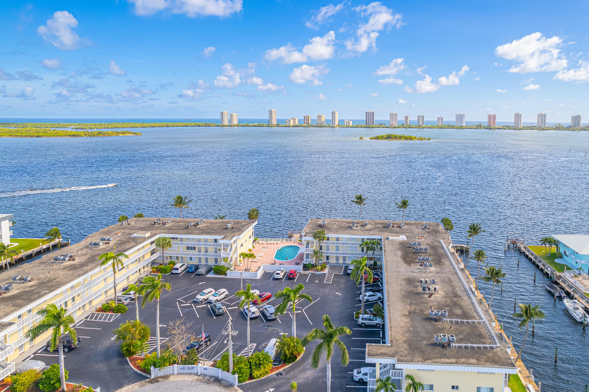 Foto de propiedad en 101 Doolen Court 210, North Palm Beach, FL 33408 North Palm Beach con MLS# 