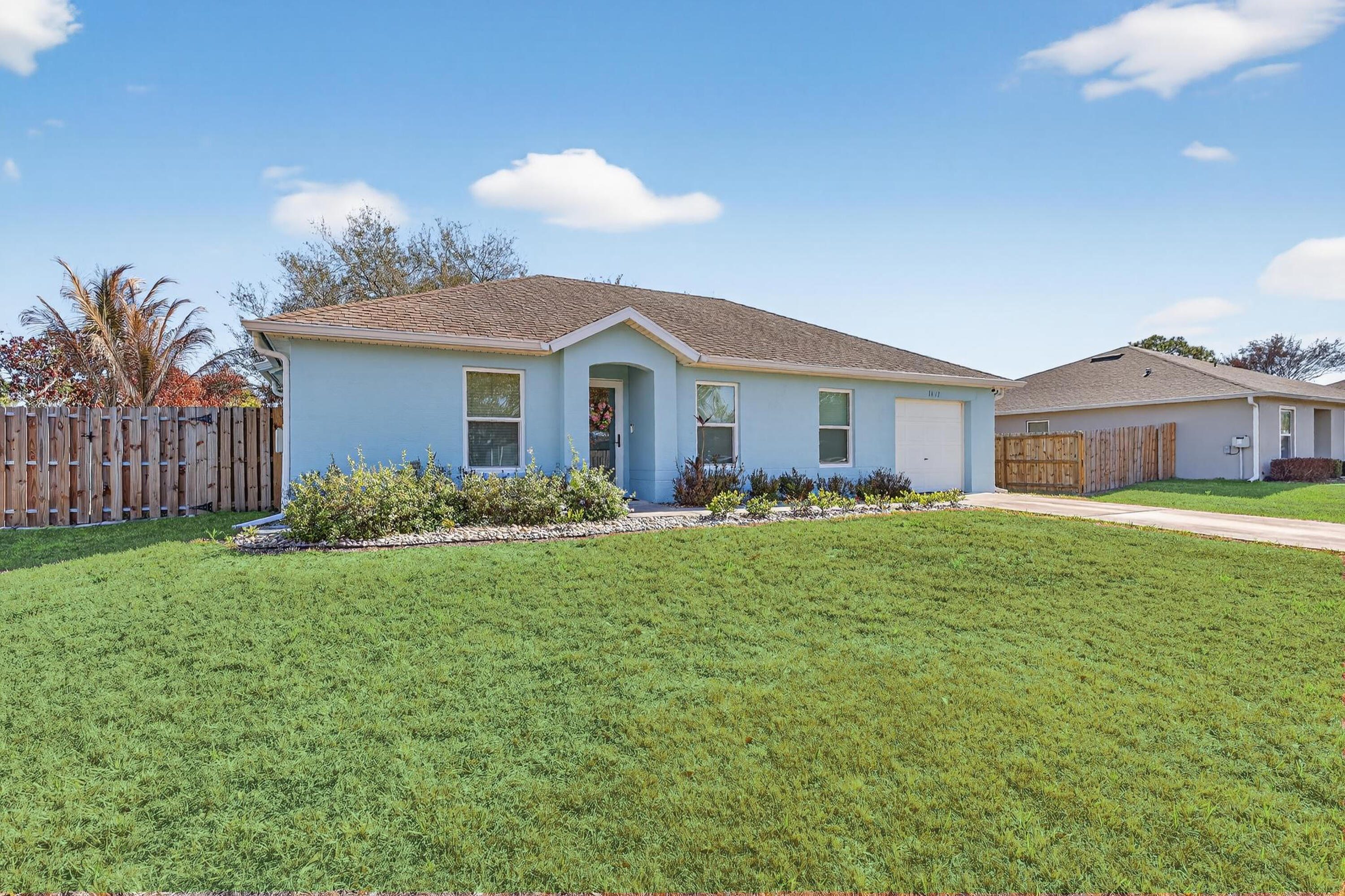 Foto de propiedad en 1011 SE Euclid Lane, Port St. Lucie, FL 34983 Port St. Lucie con MLS# 