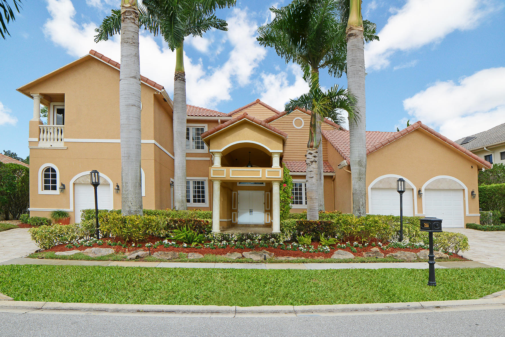 Foto de propiedad en 7355 Mandarin Drive, Boca Raton, FL 33433 Boca Raton con MLS# 