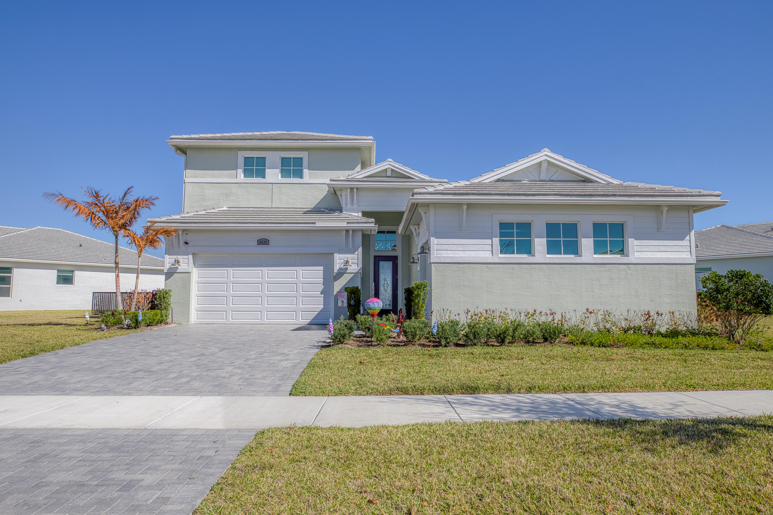Foto de propiedad en 8538 SW Cantante Way, Port St. Lucie, FL 34987 Port St. Lucie con MLS# 