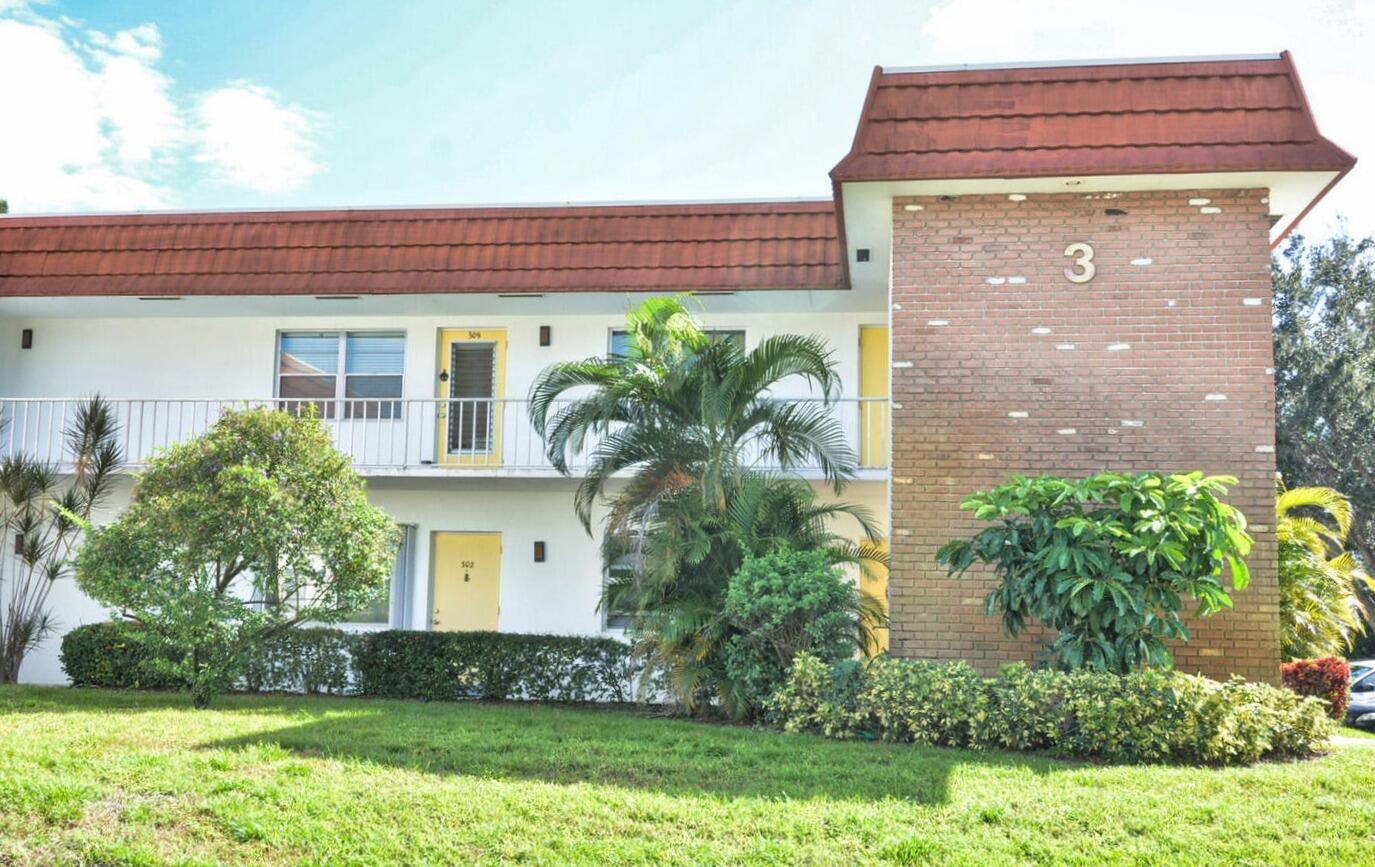 Foto de propiedad en 1225 NW 21st Street 309, Stuart, FL 34994 Stuart con MLS# 