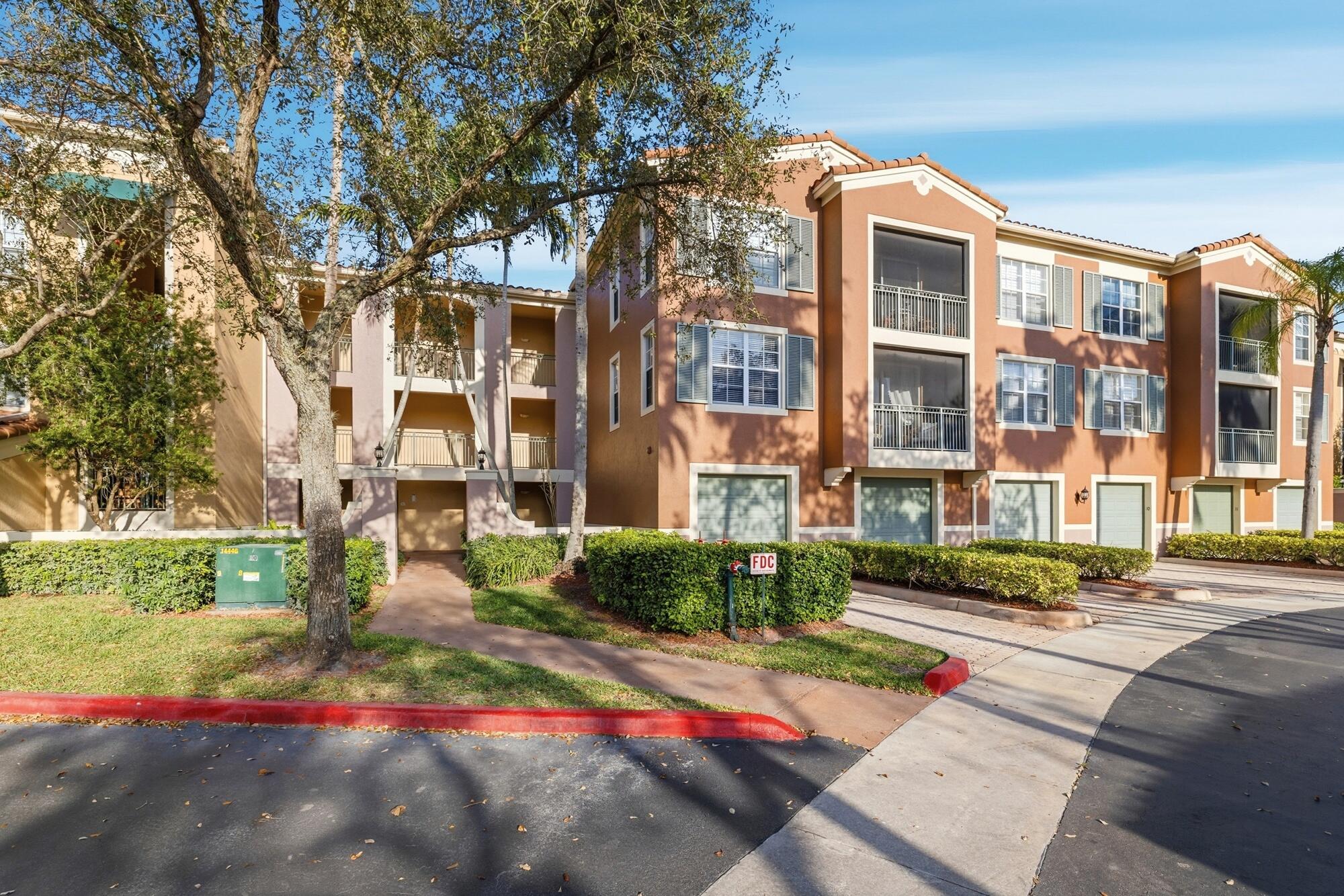 Foto de propiedad en 11750 Saint Andrews Place 203, Wellington, FL 33414 Wellington con MLS# 