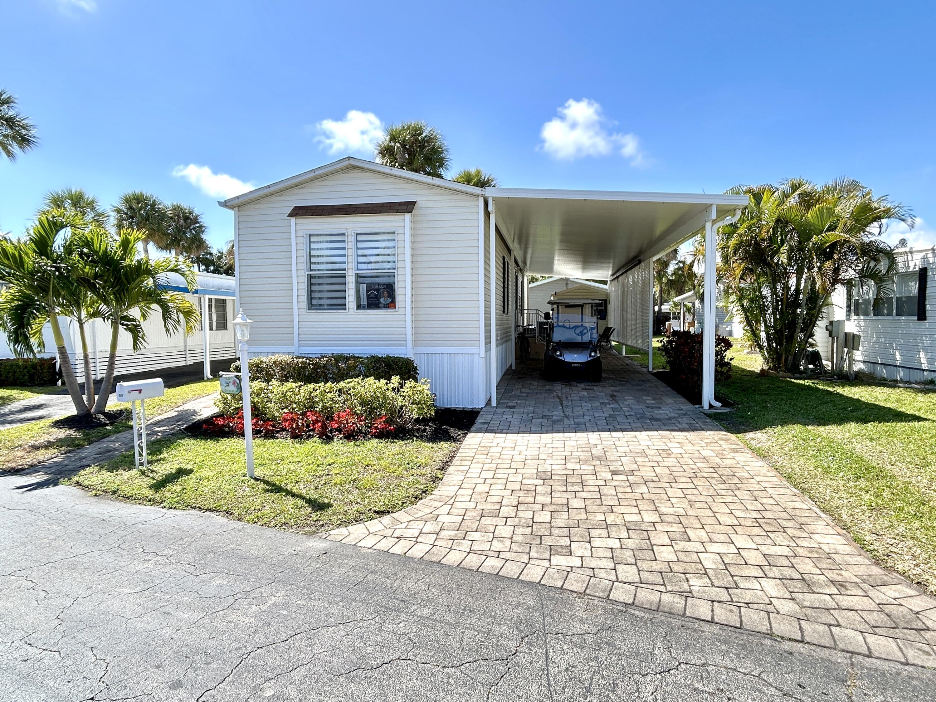 Foto de propiedad en 613 Jasmine Lane, Deerfield Beach, FL 33442 Deerfield Beach con MLS# 