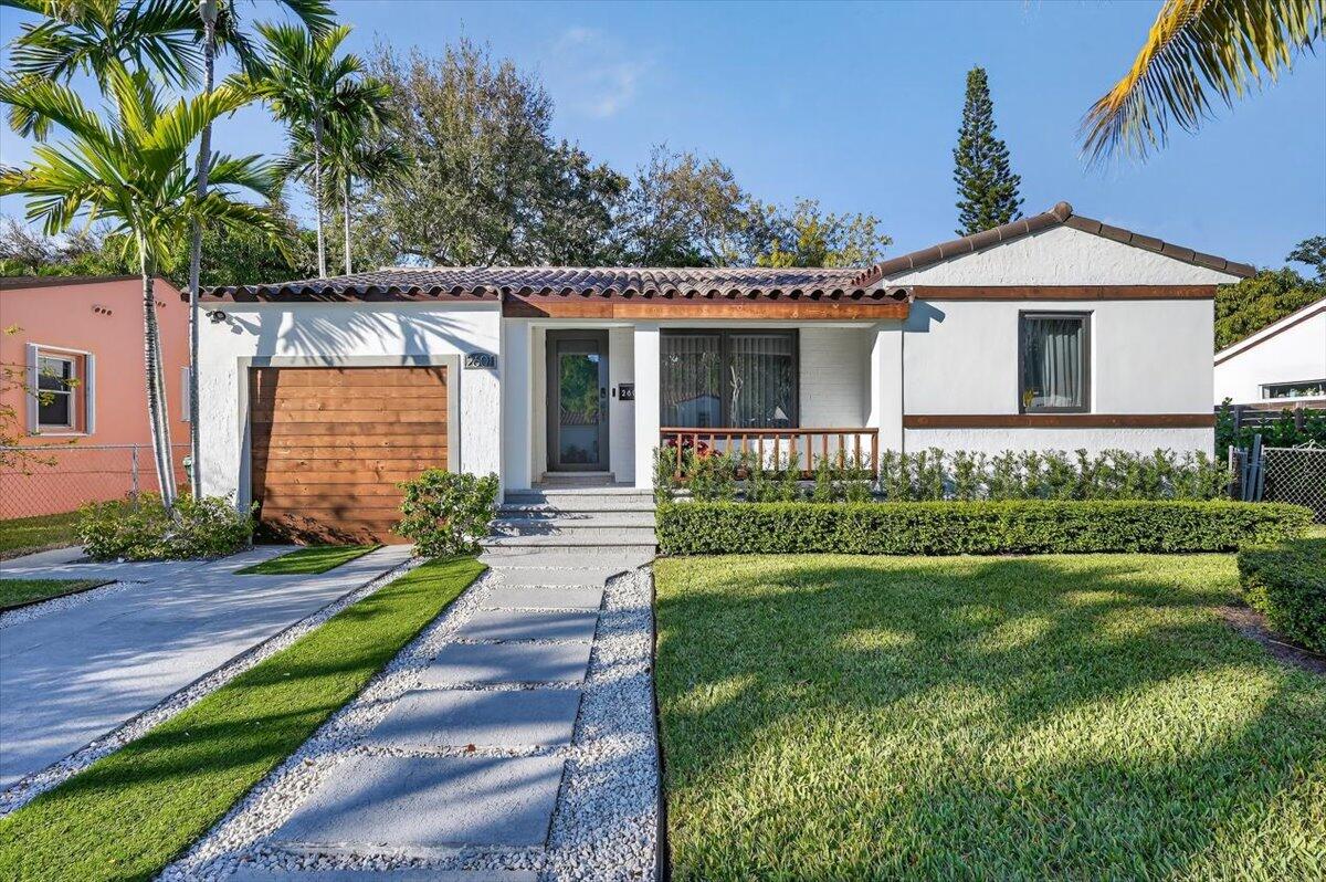 Foto de propiedad en 2601 SW 26th Lane, Miami, FL 33133 Miami con MLS# 
