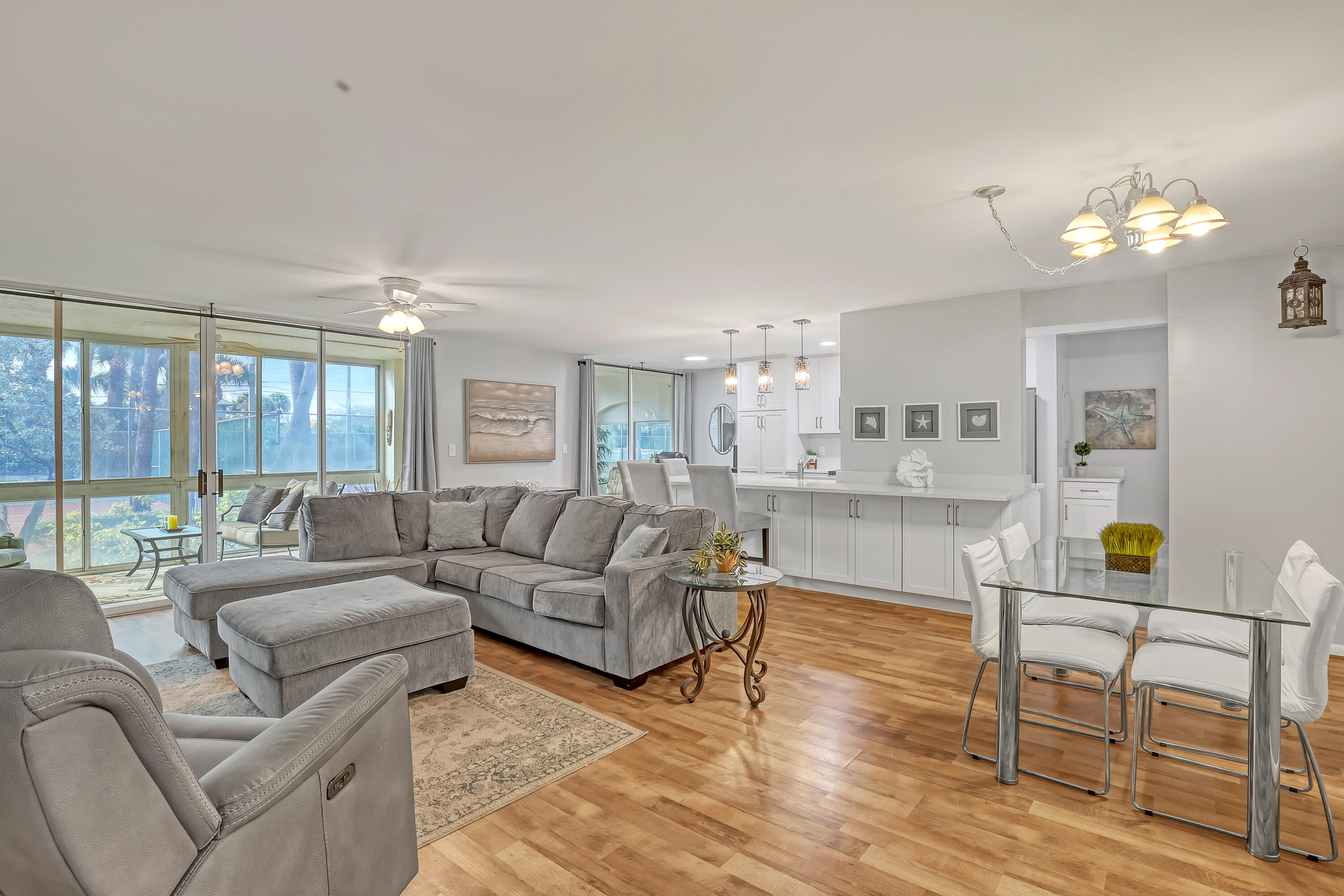 Foto de propiedad en 105 Half Moon Circle F1, Hypoluxo, FL 33462 Hypoluxo con MLS# 