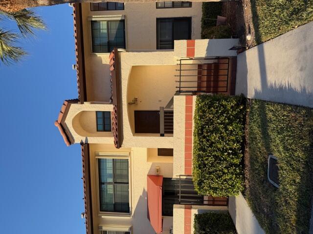 Foto de propiedad en 106 Freedom Court, Deerfield Beach, FL 33442 Deerfield Beach con MLS# 