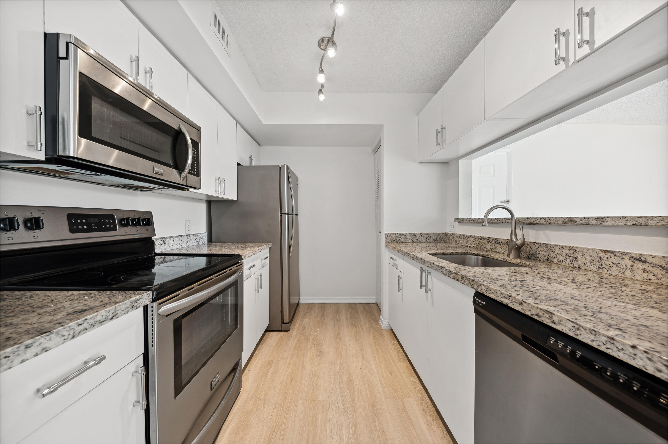 Foto de propiedad en 117 Yacht Club Way 205, Hypoluxo, FL 33462 Hypoluxo con MLS# 