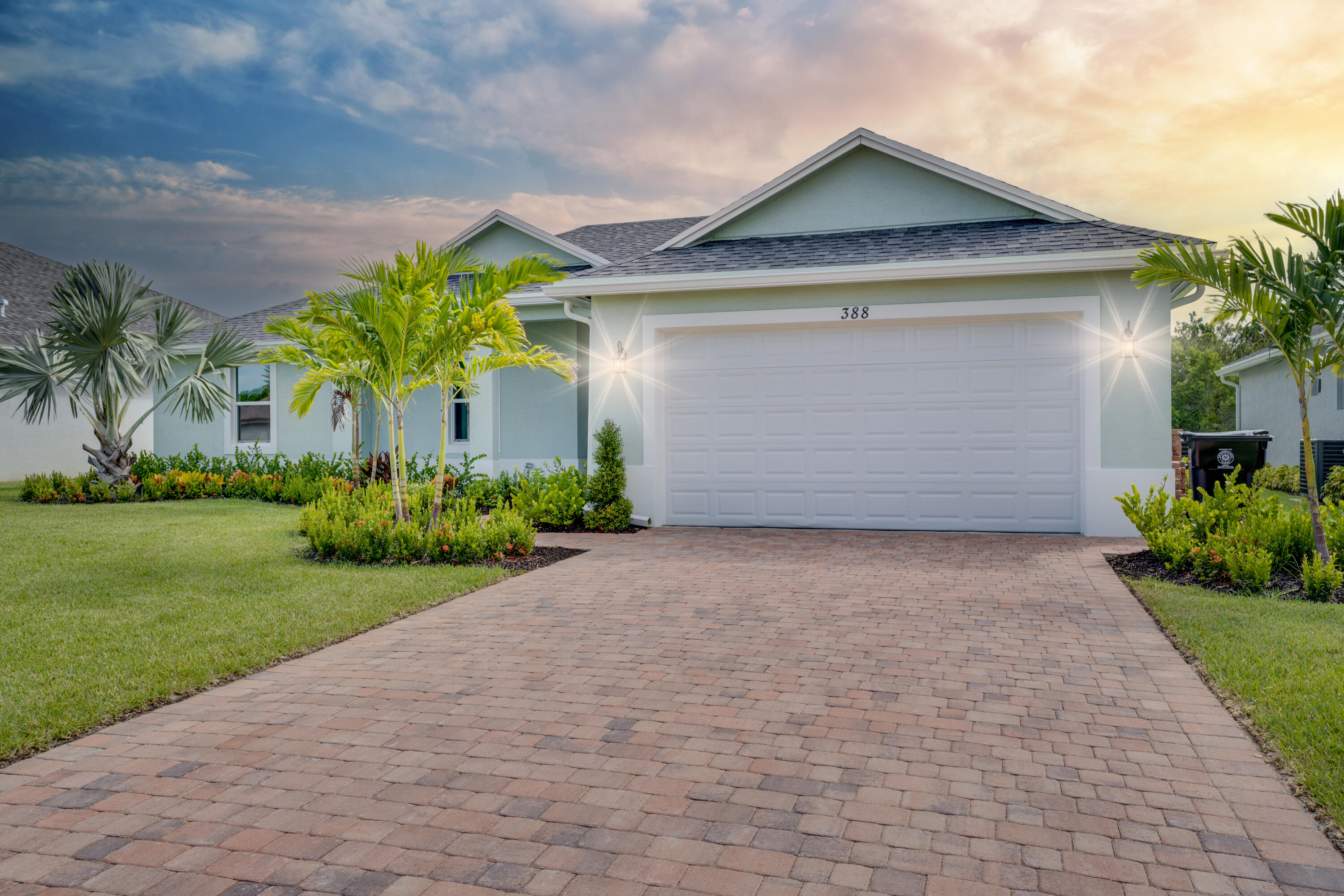 Foto de propiedad en 388 SW Vista Lake Drive, Port St. Lucie, FL 34983 Port St. Lucie con MLS# 