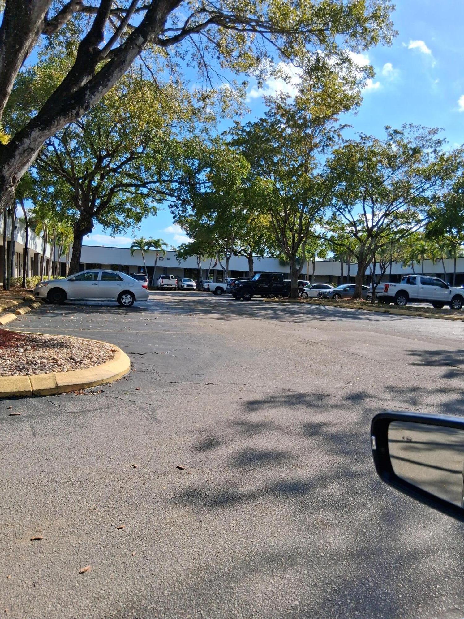 En Renta 2700 W Cypress Creek Road, Fort Lauderdale, FL 33309, Fort Lauderdale, FL 33309