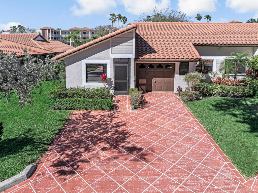 Foto de propiedad en 6235 Kings Gate Circle, Delray Beach, FL 33484 Delray Beach con MLS# 