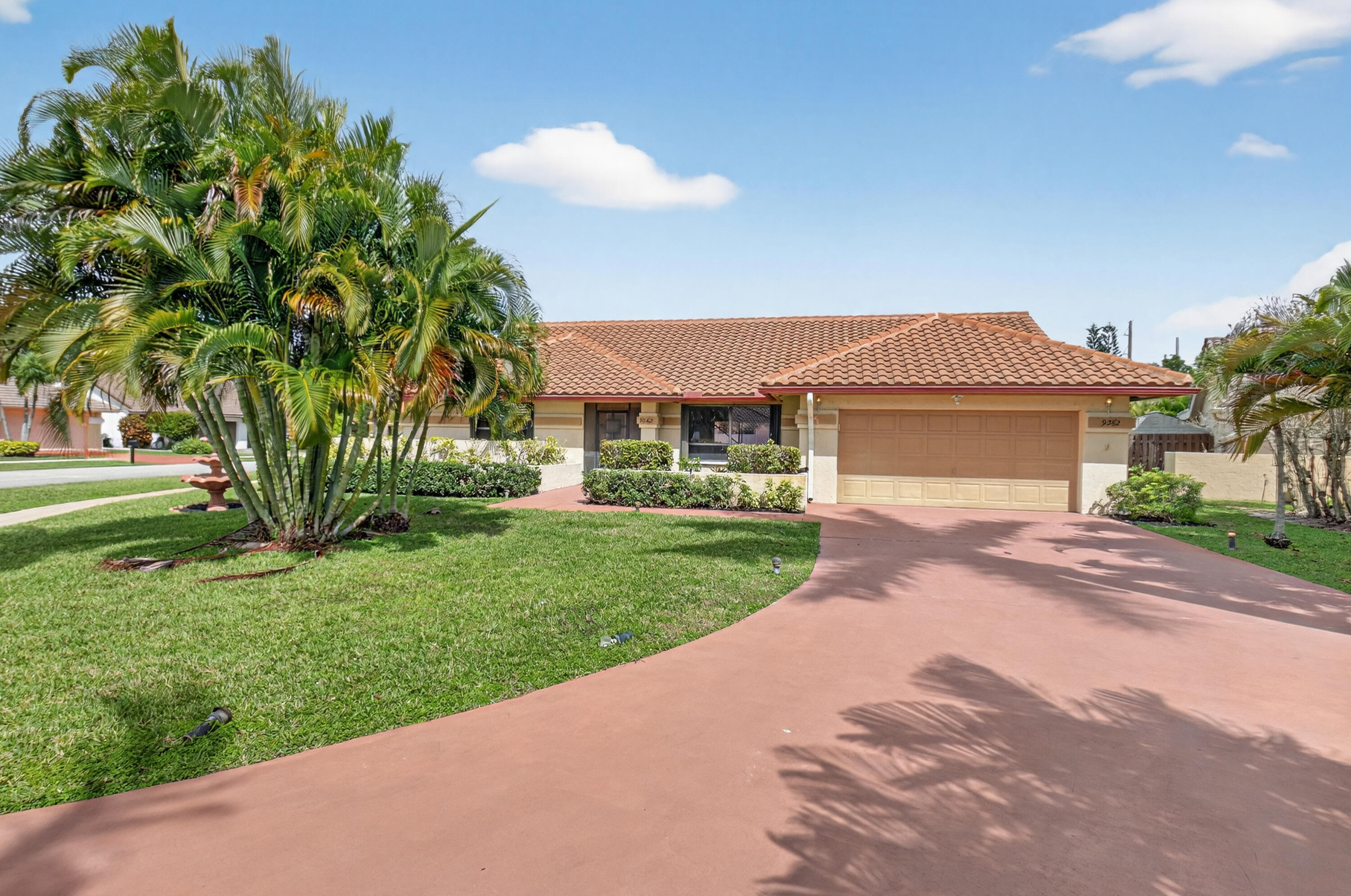 Foto de propiedad en 9362 Laurel Green Drive, Boynton Beach, FL 33437 Boynton Beach con MLS# 