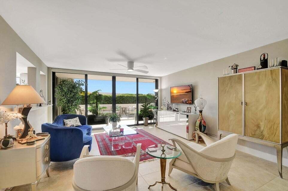 Foto de propiedad en 3590 S Ocean Boulevard 104, South Palm Beach, FL 33480 South Palm Beach con MLS# 