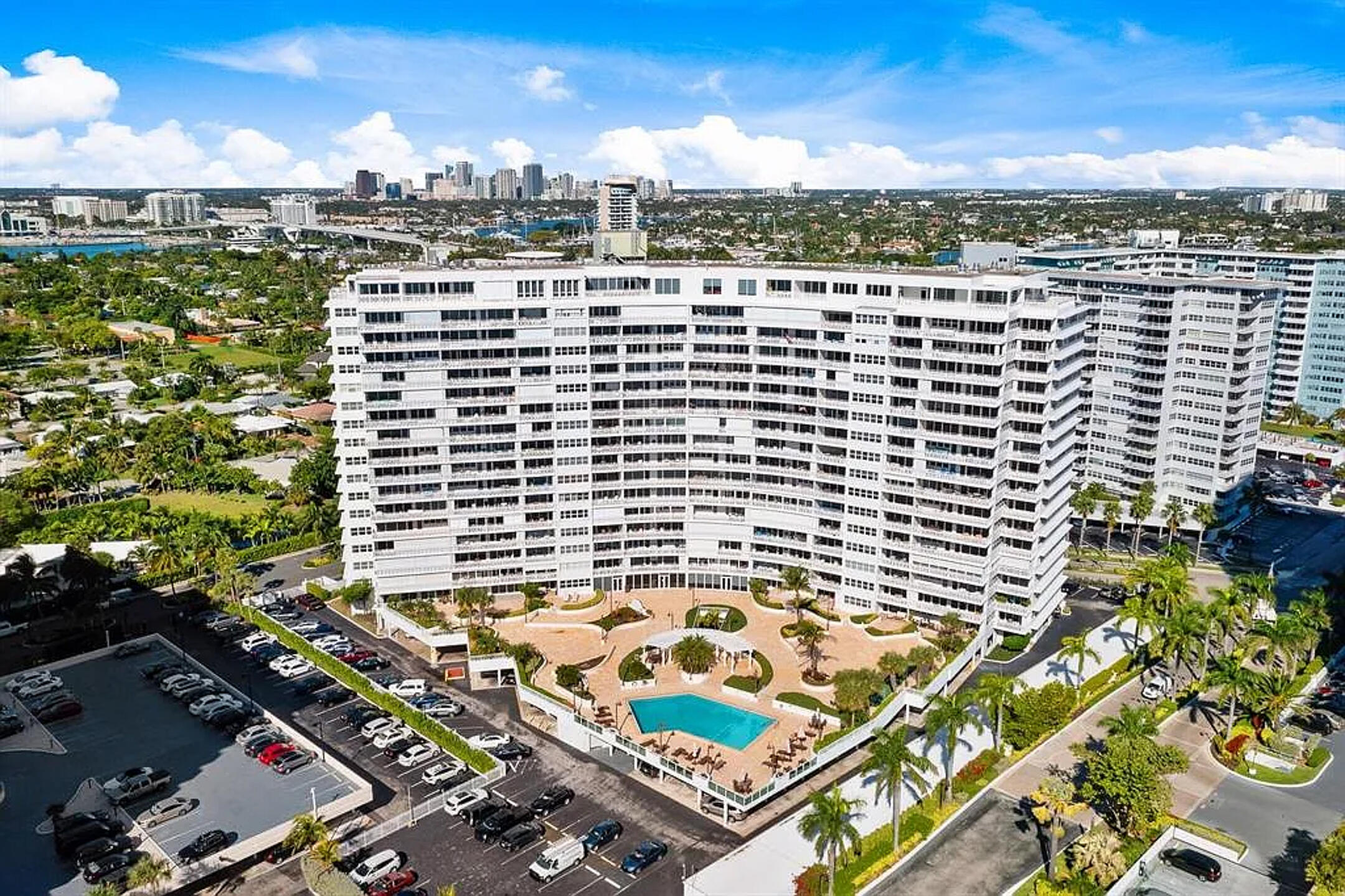 Foto de propiedad en 2000 S Ocean Drive 810, Fort Lauderdale, FL 33316 Fort Lauderdale con MLS# 