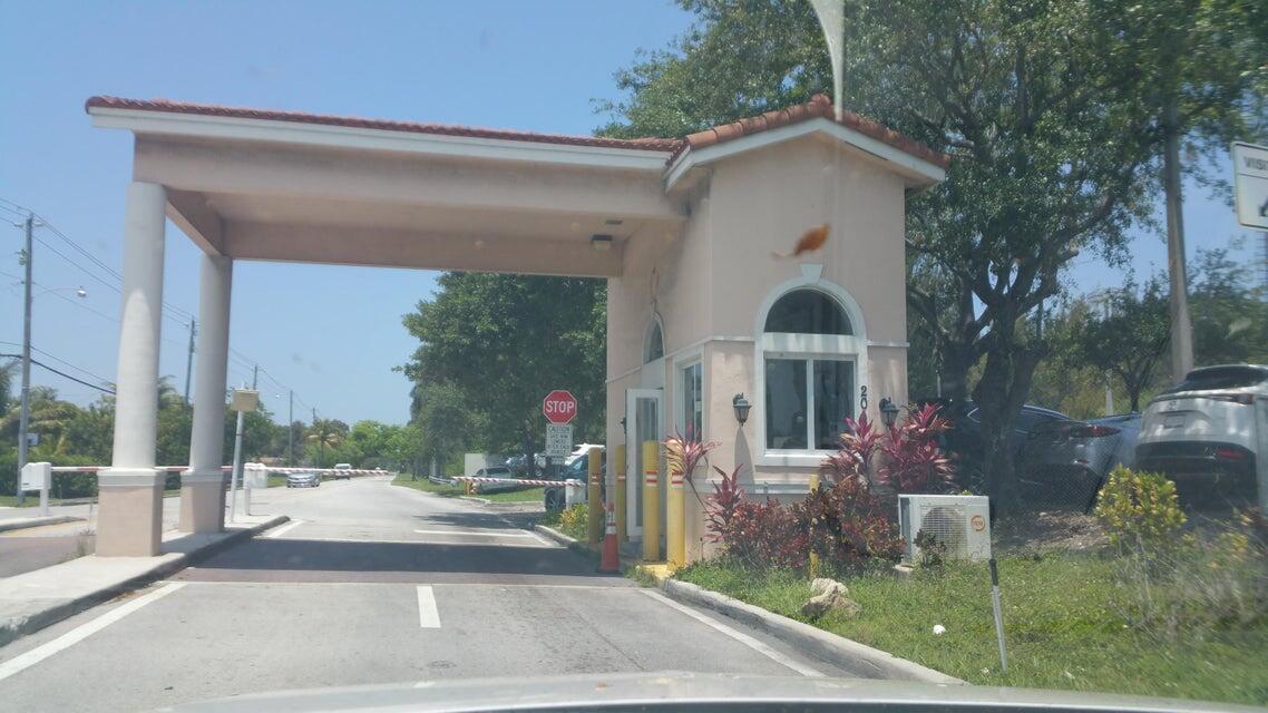 Foto de propiedad en 20400 NW 7th Avenue 204, Miami Gardens, FL 33169 Miami Gardens con MLS# 