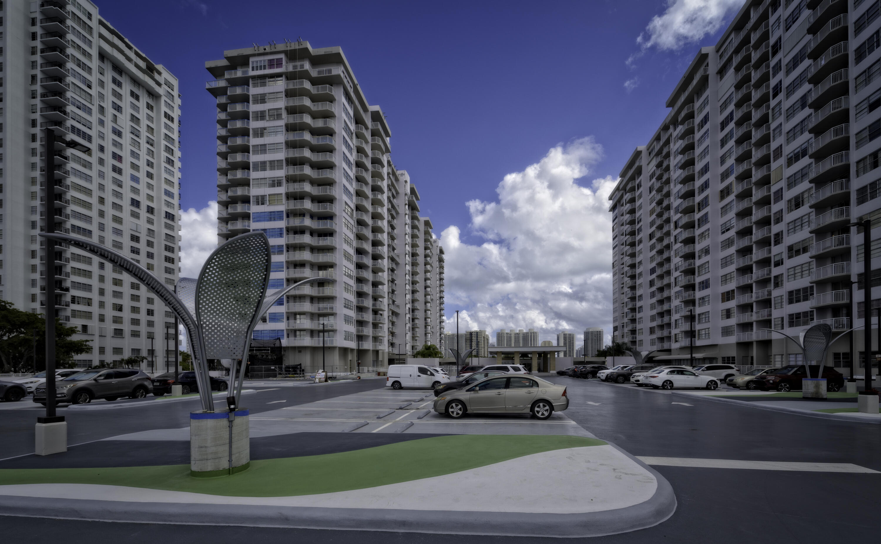Foto de propiedad en 18081 Biscayne Boulevard 403, Aventura, FL 33160 Aventura con MLS# 