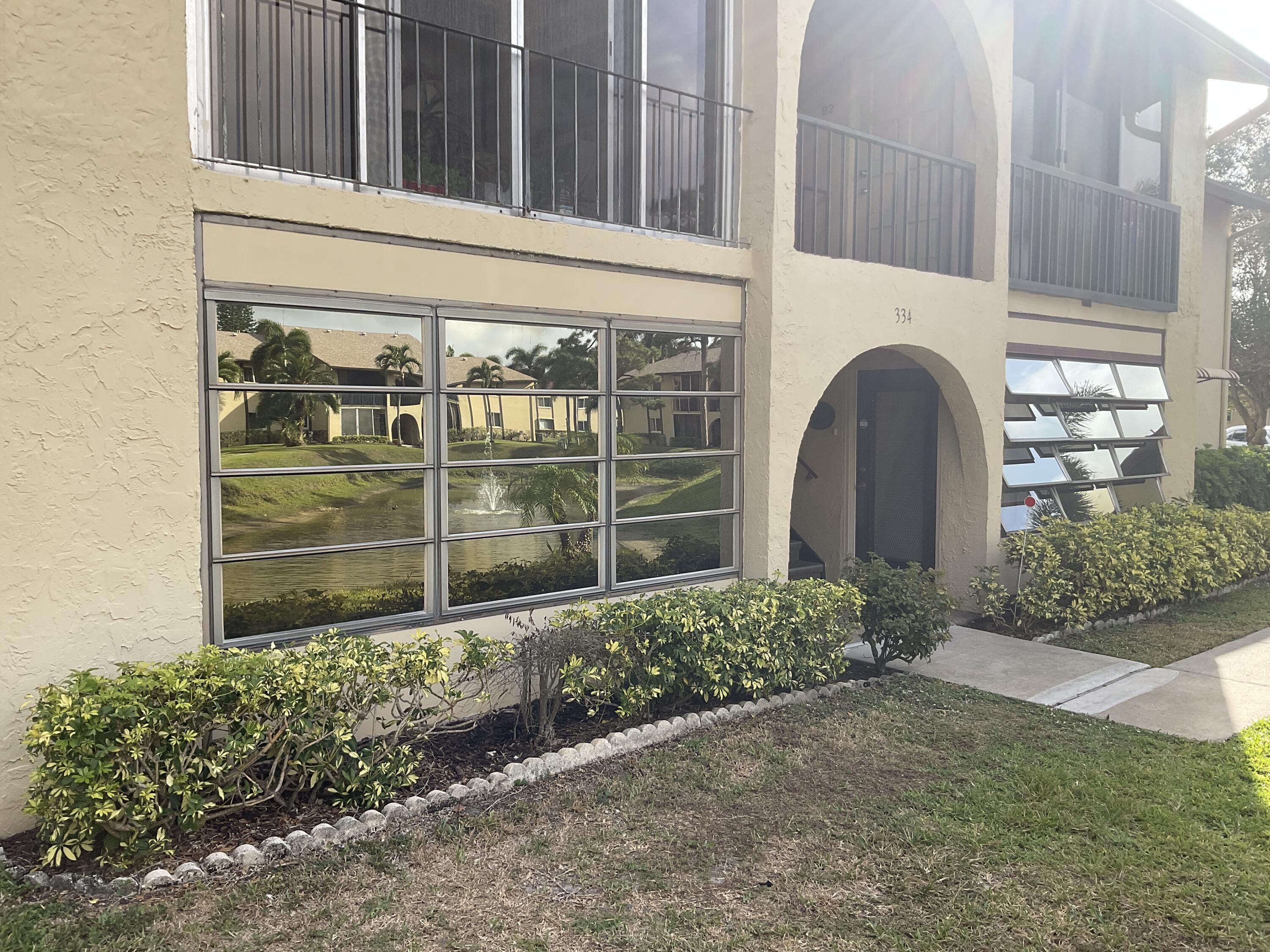 Foto de propiedad en 334 Pine Ridge Circle C-1, Greenacres, FL 33463 Greenacres con MLS# 