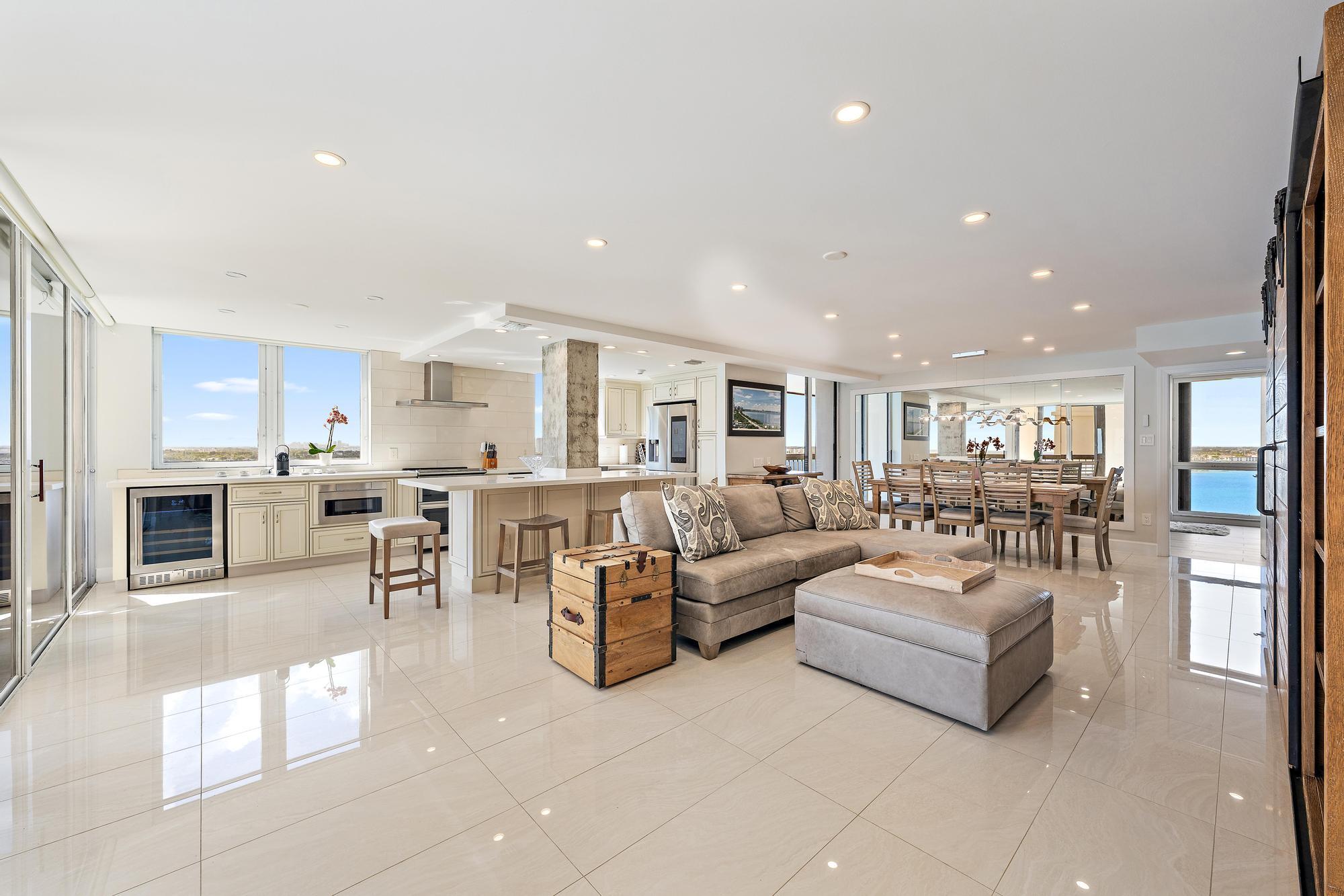 Foto de propiedad en 5380 N Ocean Drive 12a, Singer Island, FL 33404 Singer Island con MLS# 