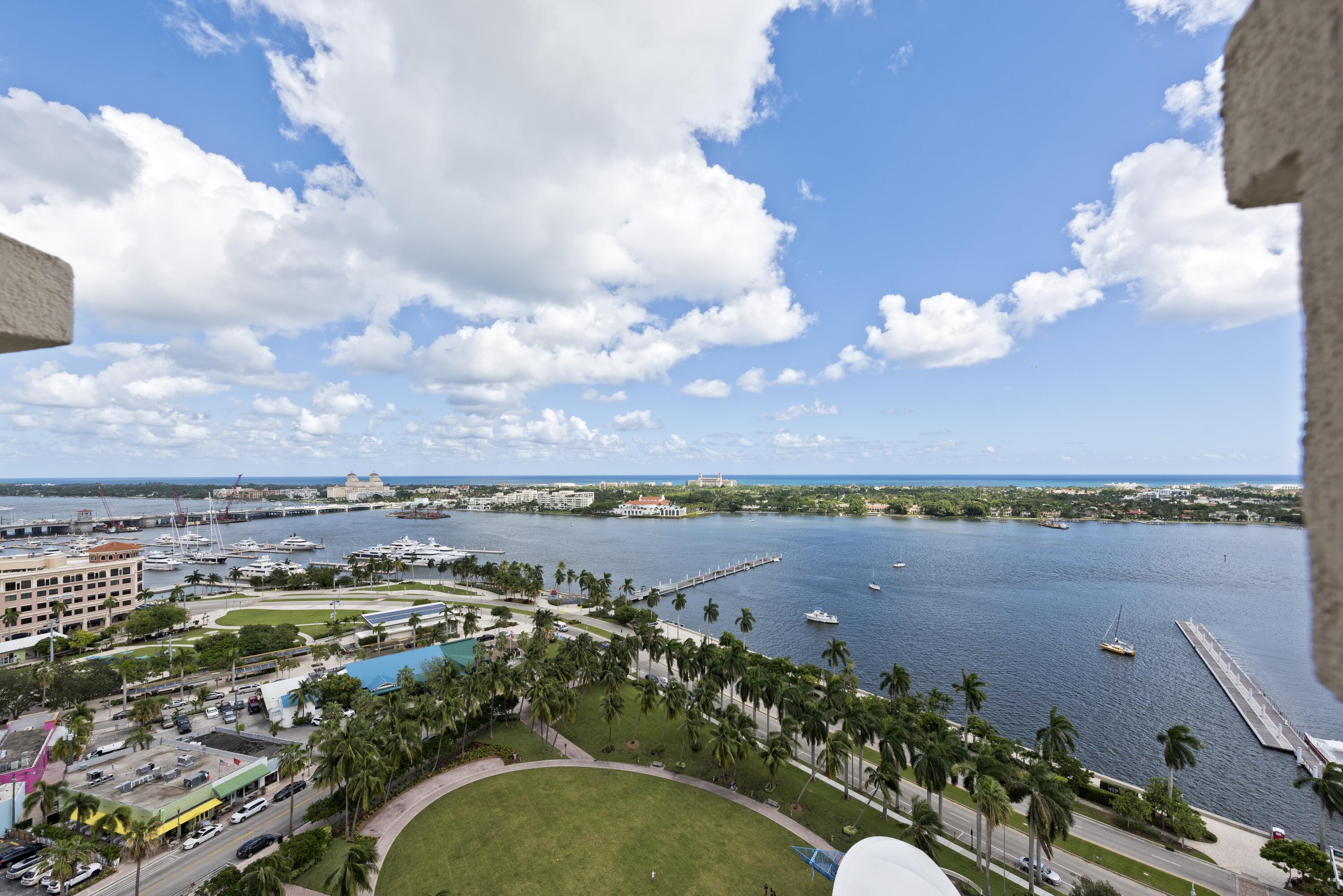 Foto de propiedad en 255 Evernia Street 1004, West Palm Beach, FL 33401 West Palm Beach con MLS# 