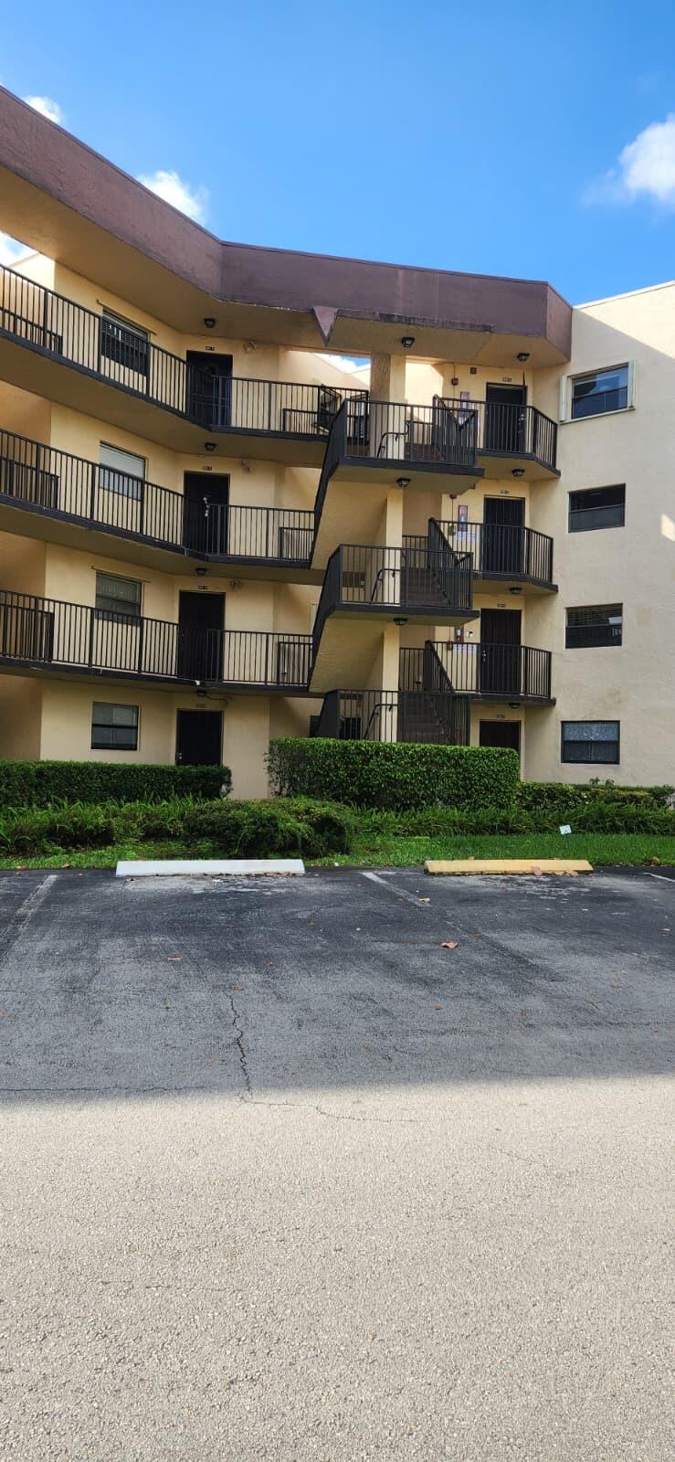 Foto de propiedad en 6555 W Broward Boulevard 201, Plantation, FL 33317 Plantation con MLS# 