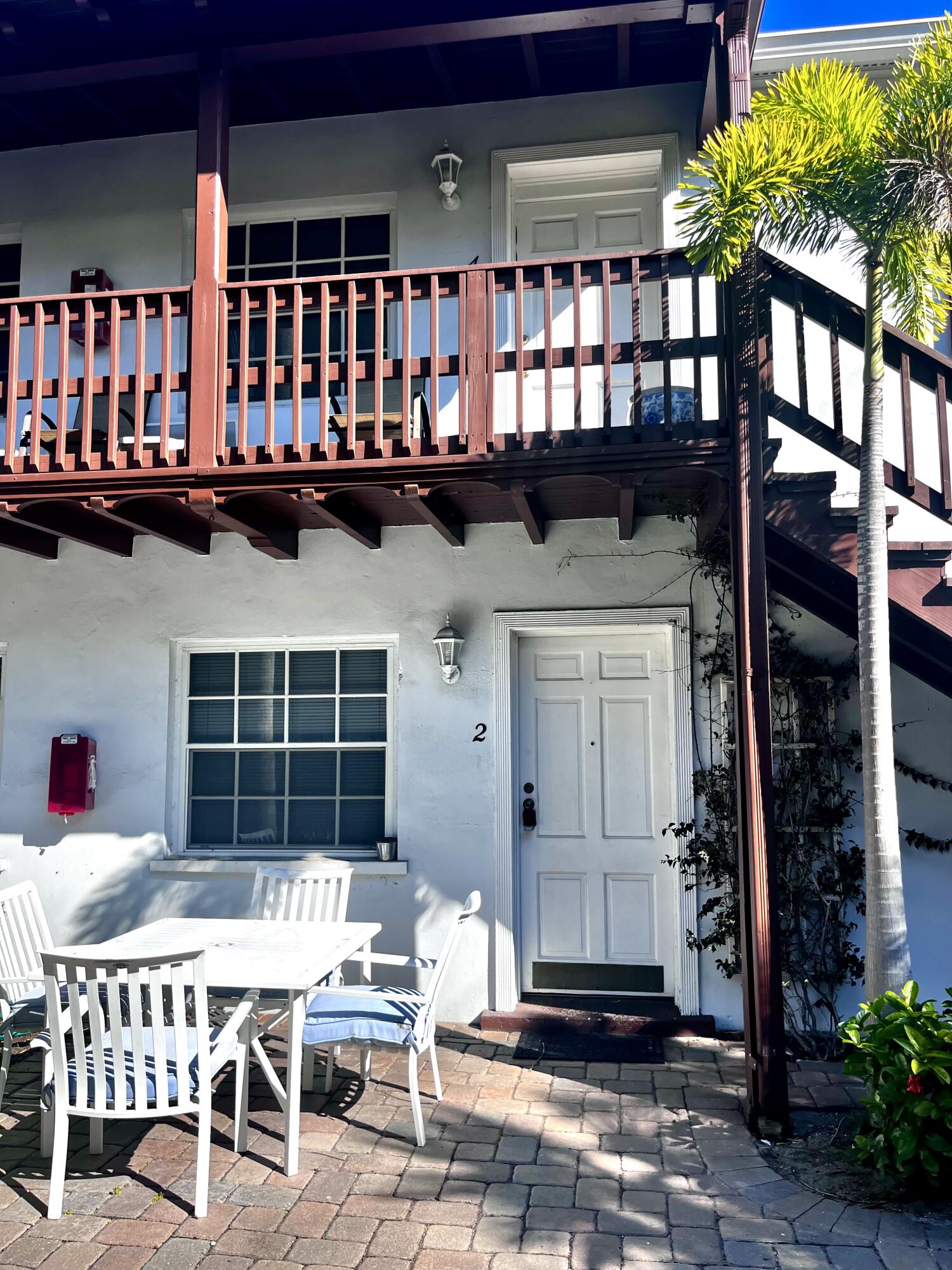 Foto de propiedad en 230 Conniston Road 4, West Palm Beach, FL 33405 West Palm Beach con MLS# 