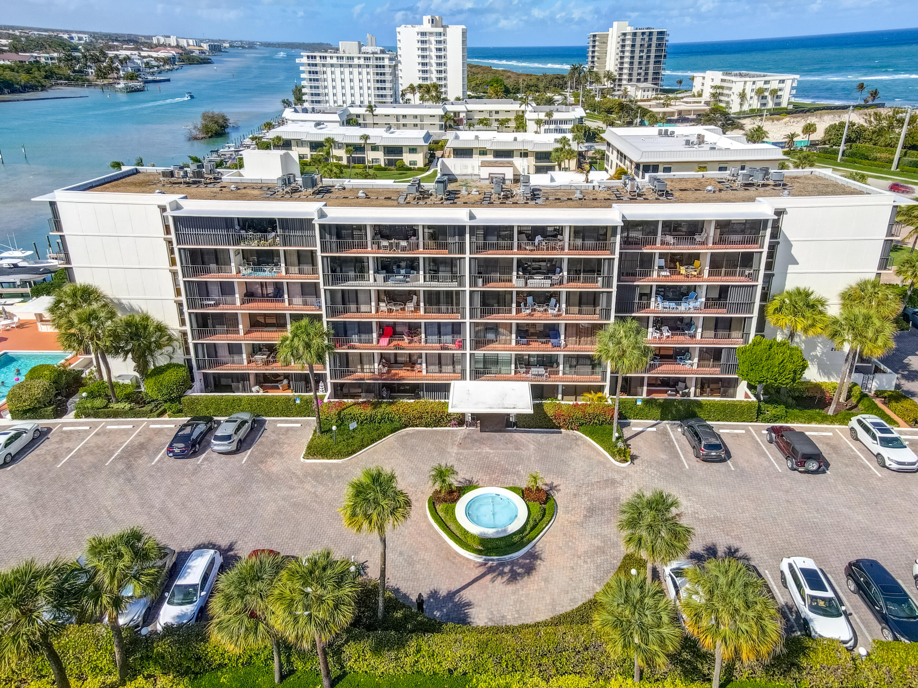 Foto de propiedad en 225 Beach Road 503, Tequesta, FL 33469 Tequesta con MLS# 