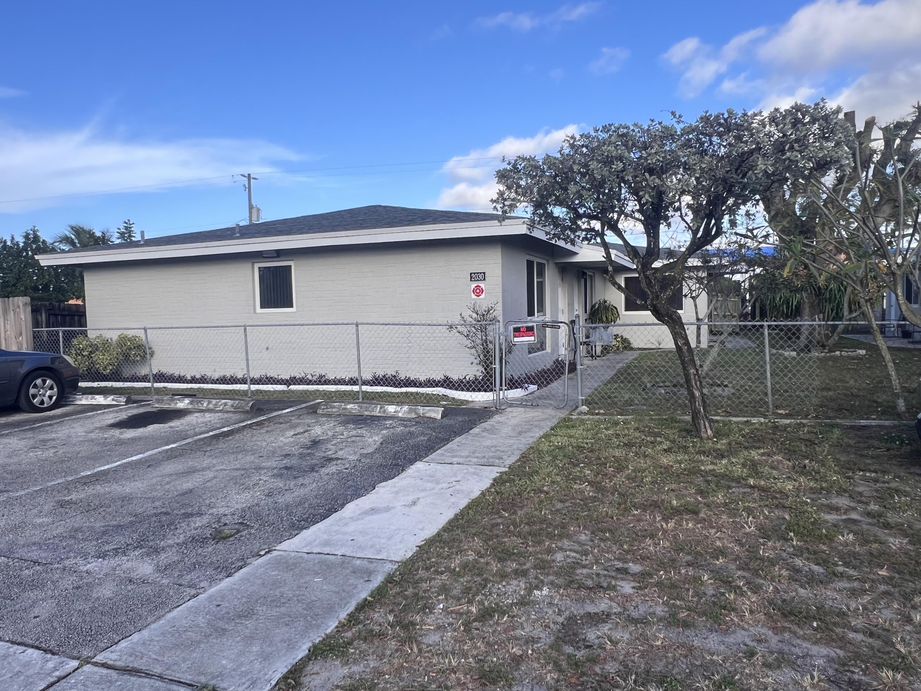Foto de propiedad en 2030 SW 41st Avenue 3, Fort Lauderdale, FL 33317 Fort Lauderdale con MLS# 