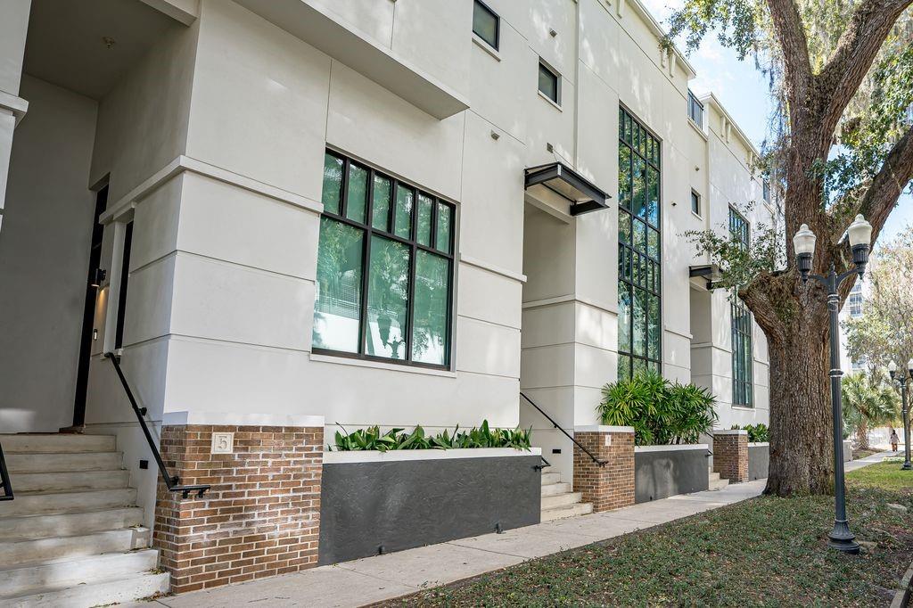 En Venta 460 E JACKSON ST #2, ORLANDO, FL 32801