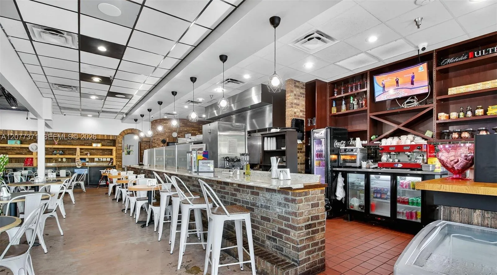 Foto de propiedad en Restaurant And Bar For Sale In Coral Springs, Coral Springs, FL 33071 Coral Springs con MLS# 