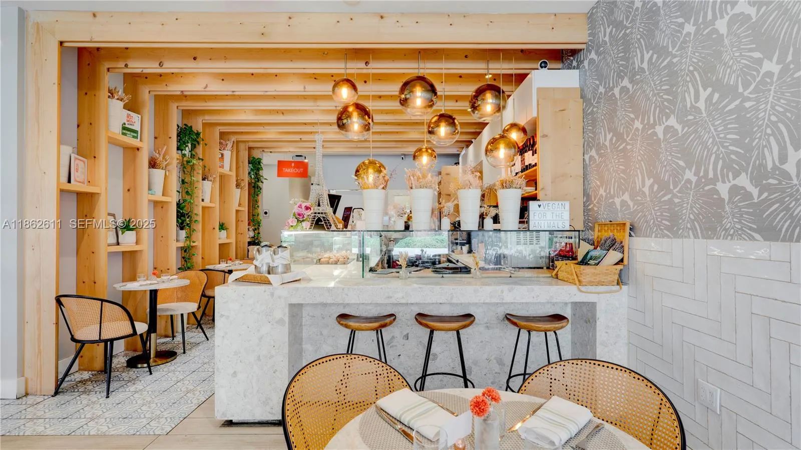 Foto de propiedad en Restaurant For Sale, Coral Gables, FL 33134 Coral Gables con MLS# 
