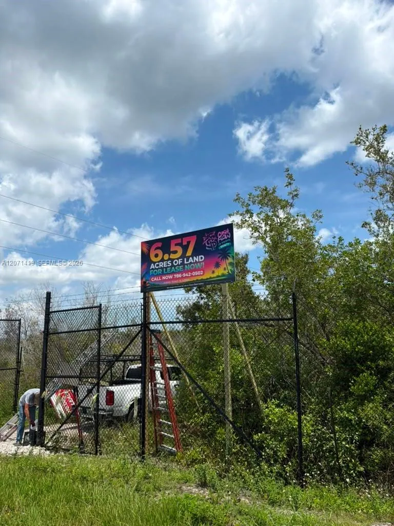 Foto de propiedad en S Dixie Hwy (lease, Florida City, FL 33034 Florida City con MLS# 