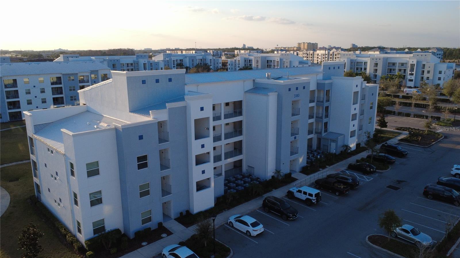 Foto de propiedad en 3180 PARADOX CIR #102 KISSIMMEE con MLS# S5119574