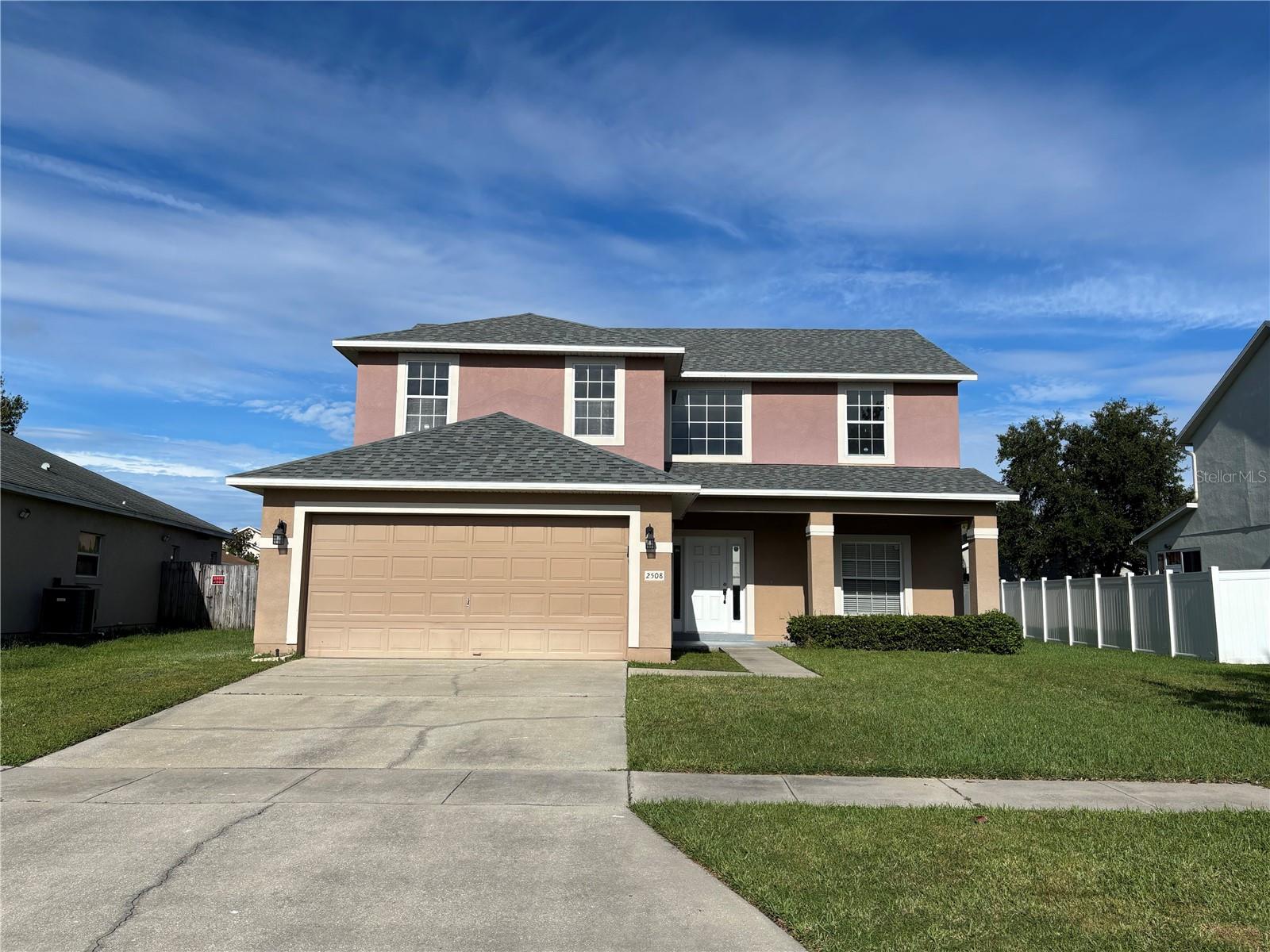 Foto de propiedad en 2508 BAYKAL DR KISSIMMEE con MLS# S5136005