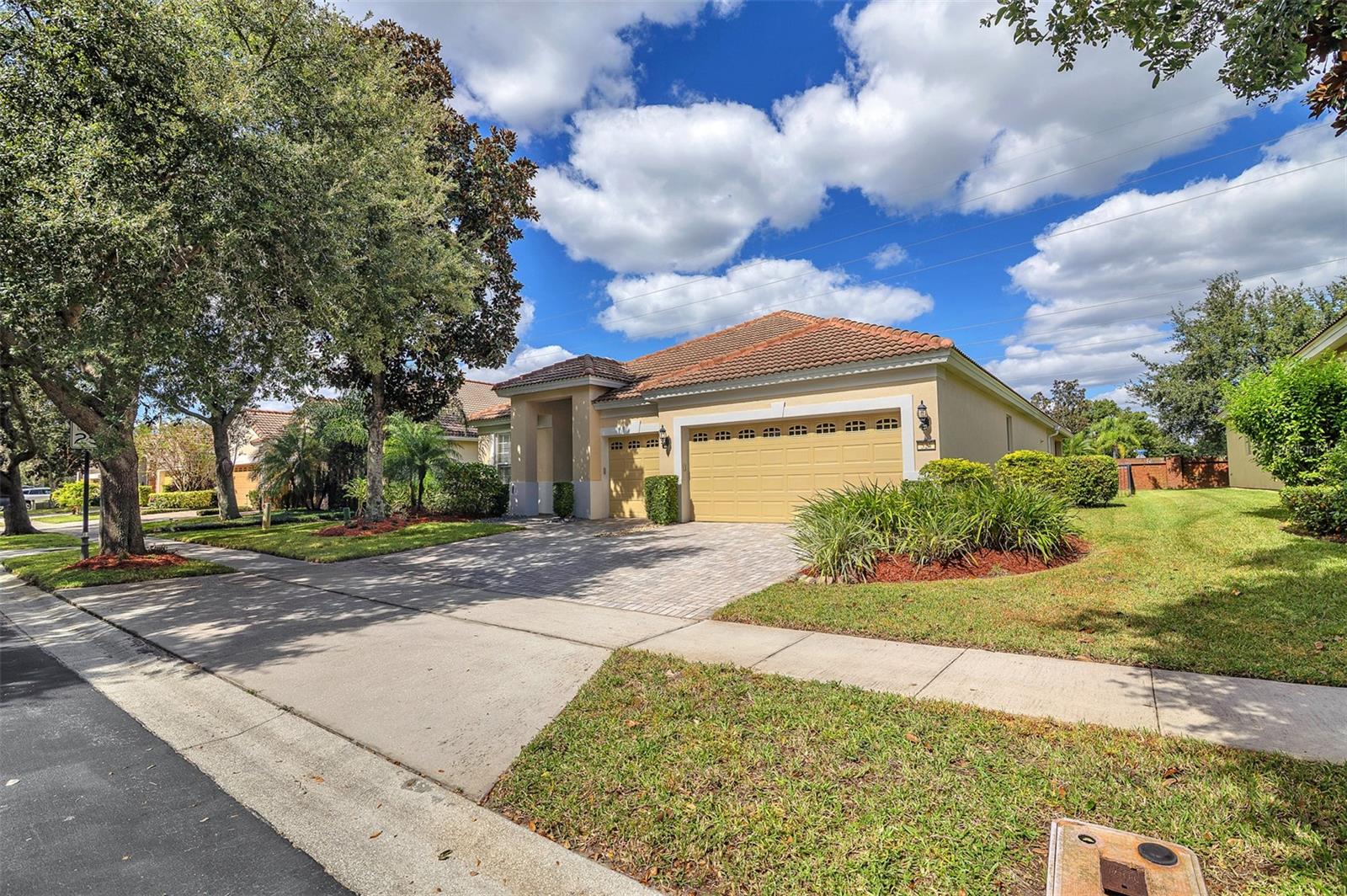Foto de propiedad en 524 DOUGLAS EDWARD DR OCOEE con MLS# S5137026