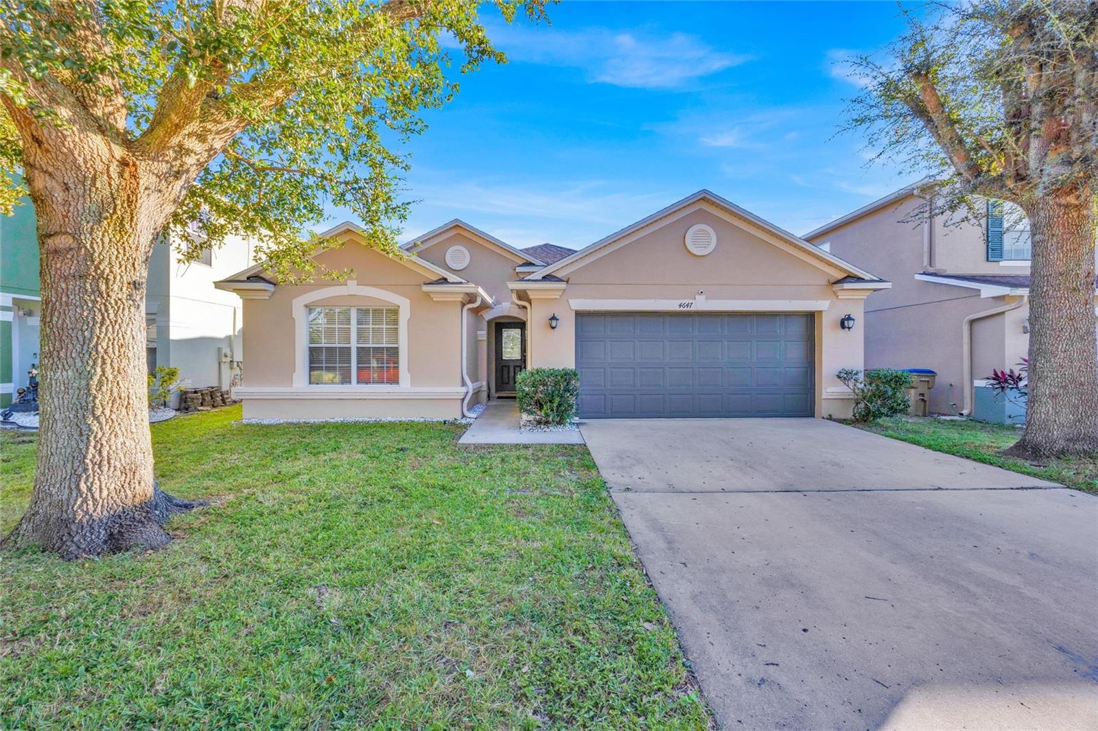 Foto de propiedad en 4647 CAVERNS DR KISSIMMEE con MLS# S5137432