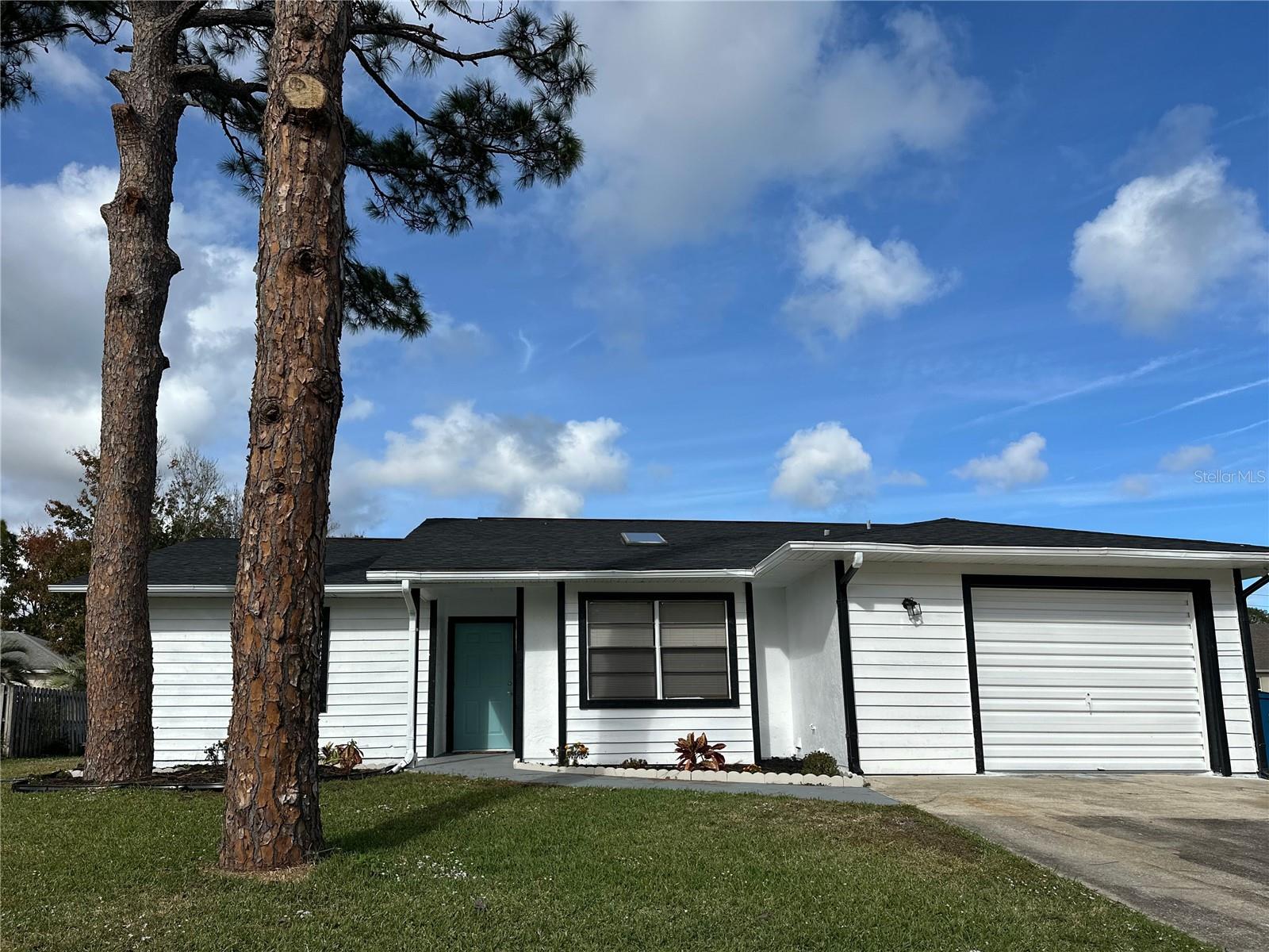 En Venta 711 KEMPTEN ST NW, PALM BAY, FL 32907