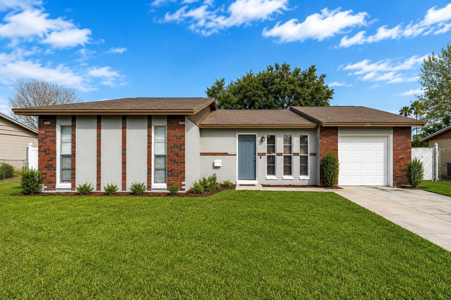 Foto de propiedad en 115 TOLUCA DR KISSIMMEE con MLS# S5142086