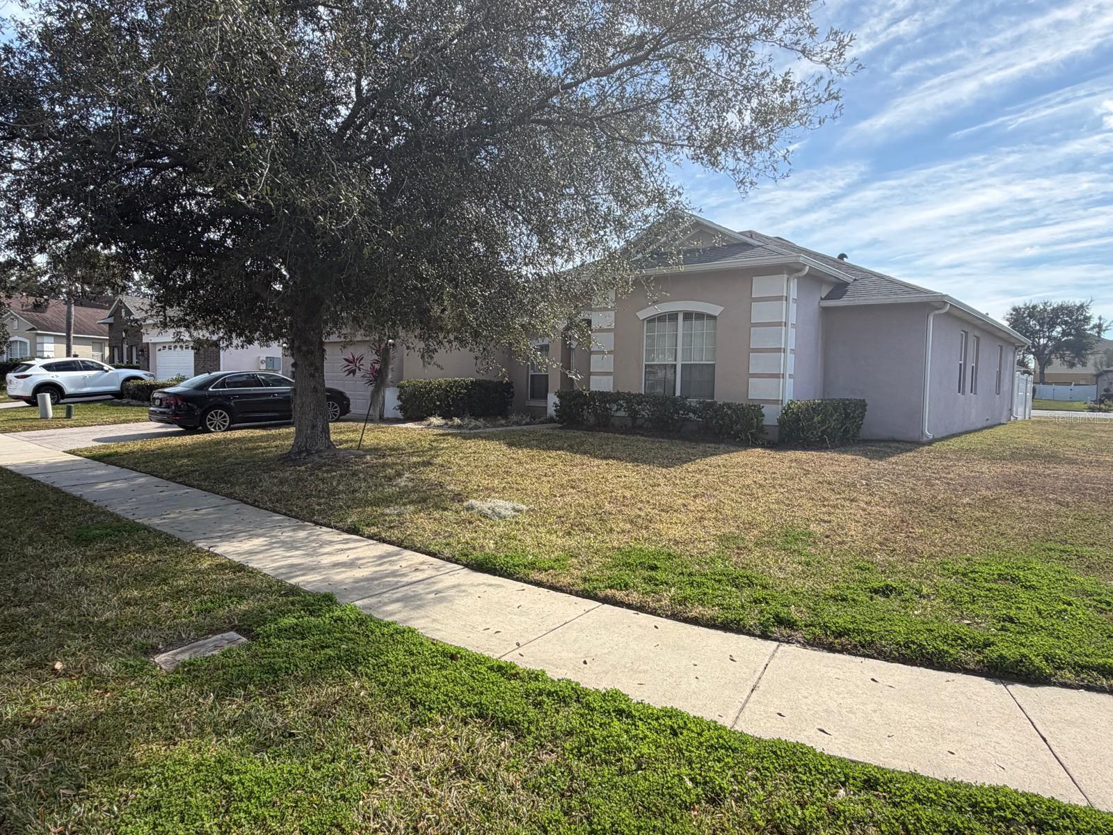 Foto de propiedad en 430 MERLOT DR OCOEE con MLS# S5143888